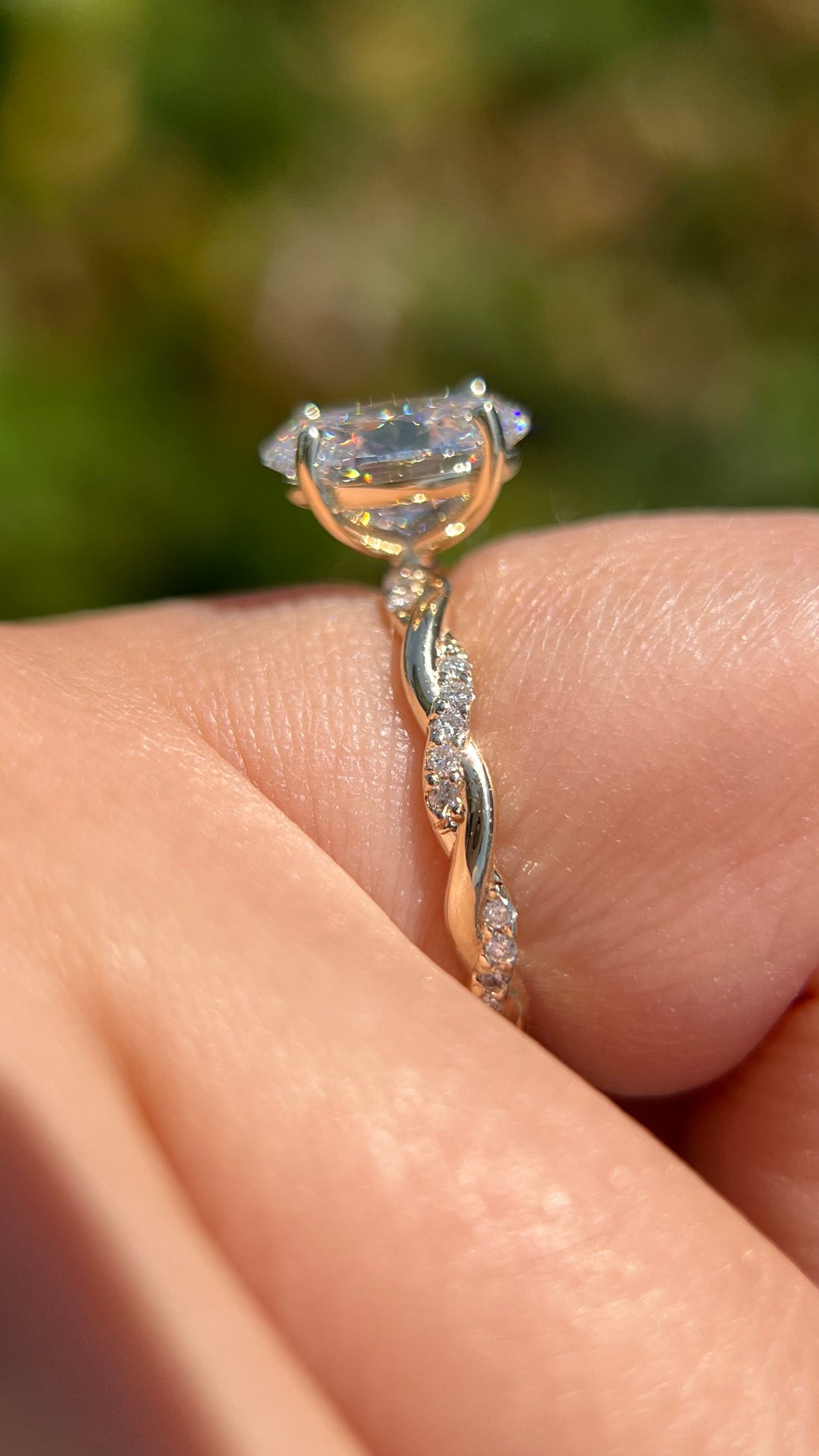 Lexi 1.91ct E-VS1 Oval Cut Lab Grown Diamond Engagement Ring 14K Gold