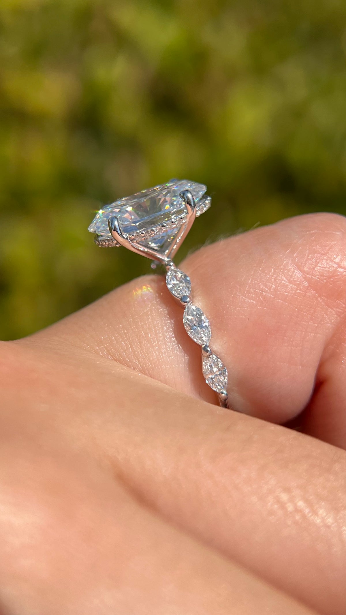 Mandy 4.75ct E-VS1 Oval Cut Lab Grown Diamond Engagement Ring 14K Gold