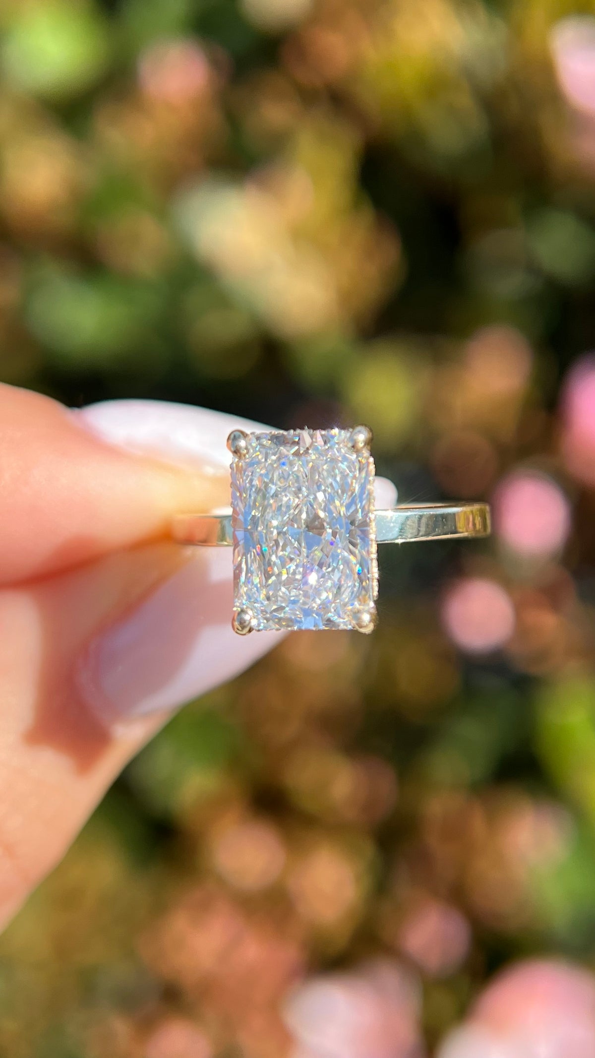 Kiana 4.09ct E-VS1 Radiant Cut Lab Grown Diamond Engagement Ring 14K Gold