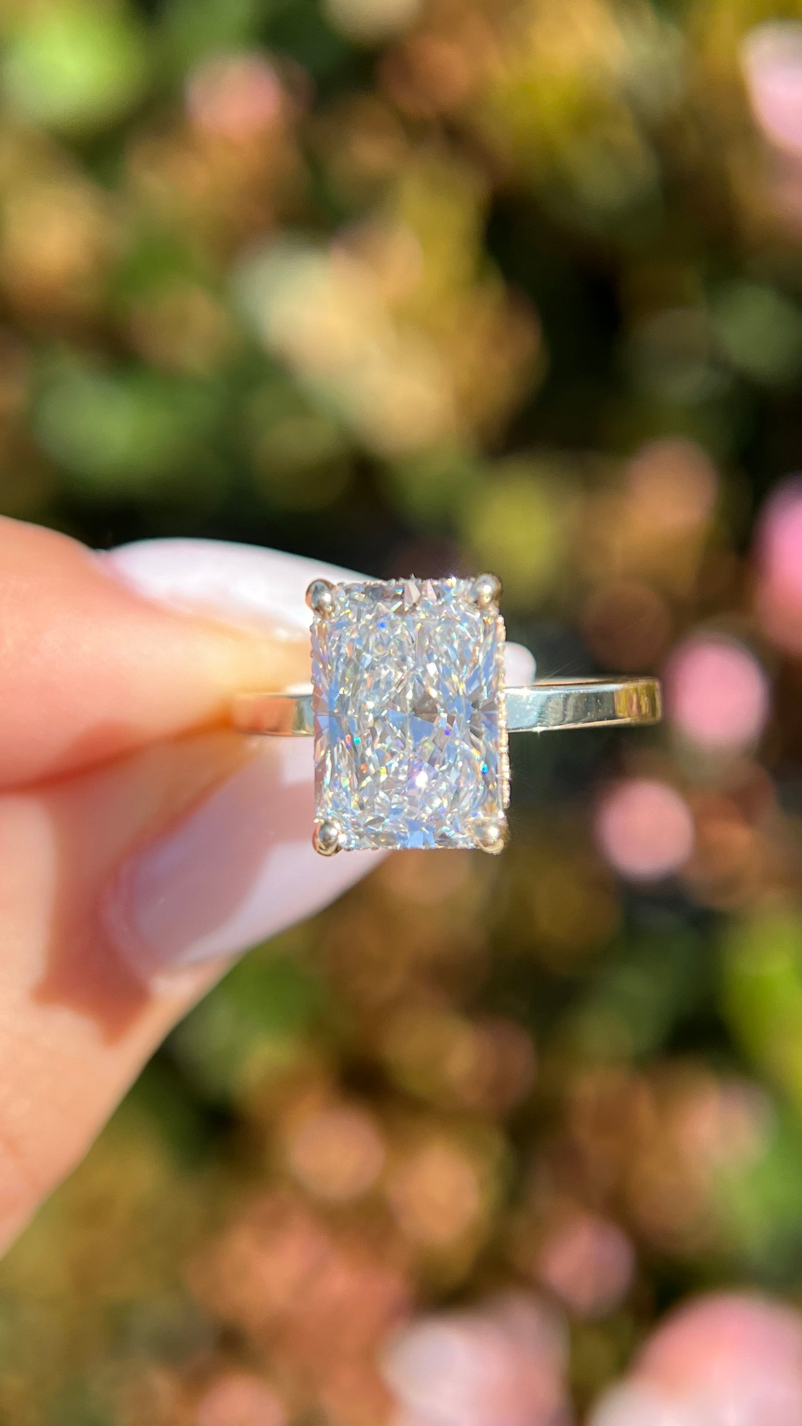 Kiana 4.09ct E-VS1 Radiant Cut Lab Grown Diamond Engagement Ring 14K Gold