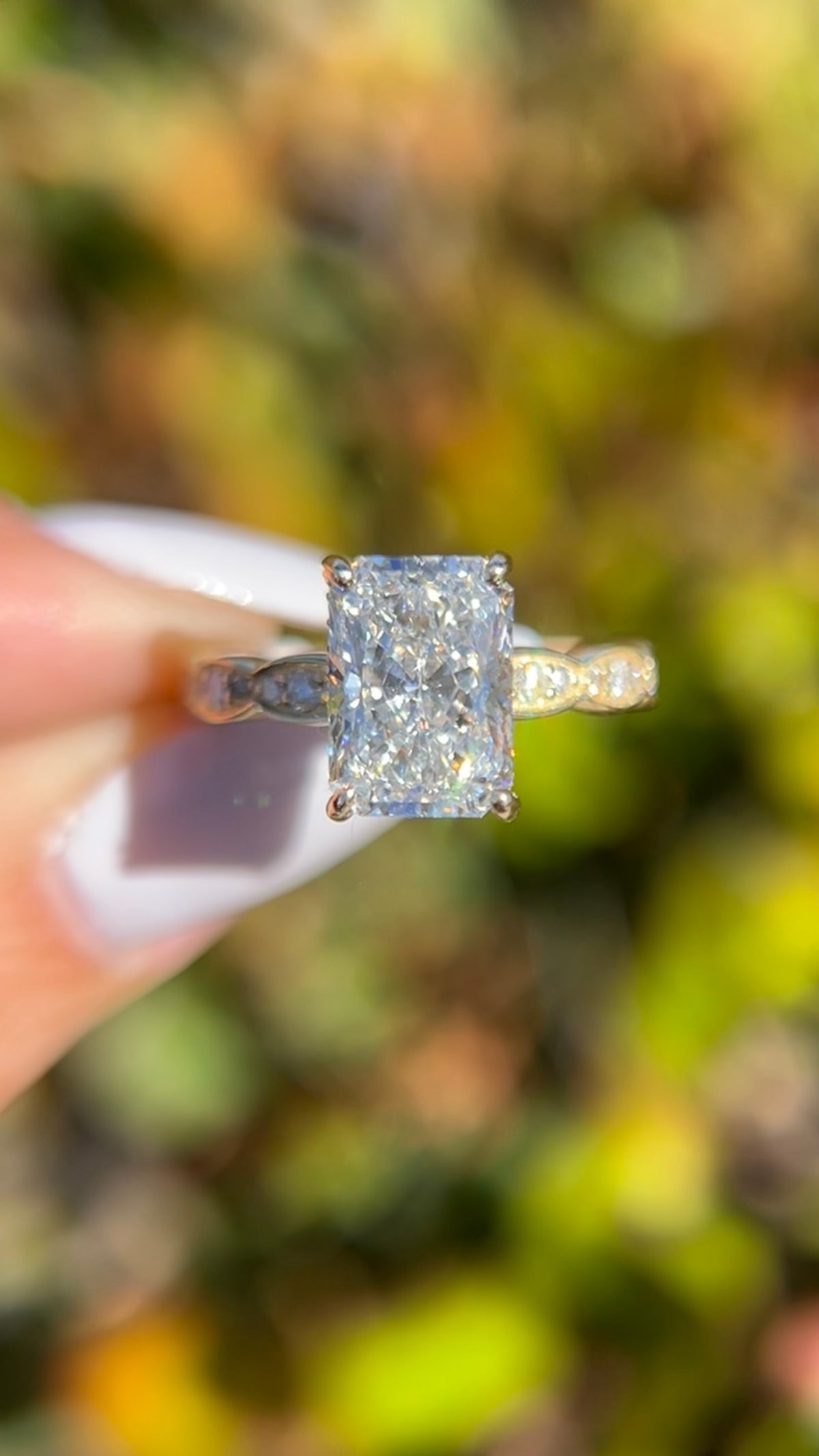 Miley 3.01ct F-VS1 Radiant Cut Lab Grown Diamond Engagement Ring 14K Gold