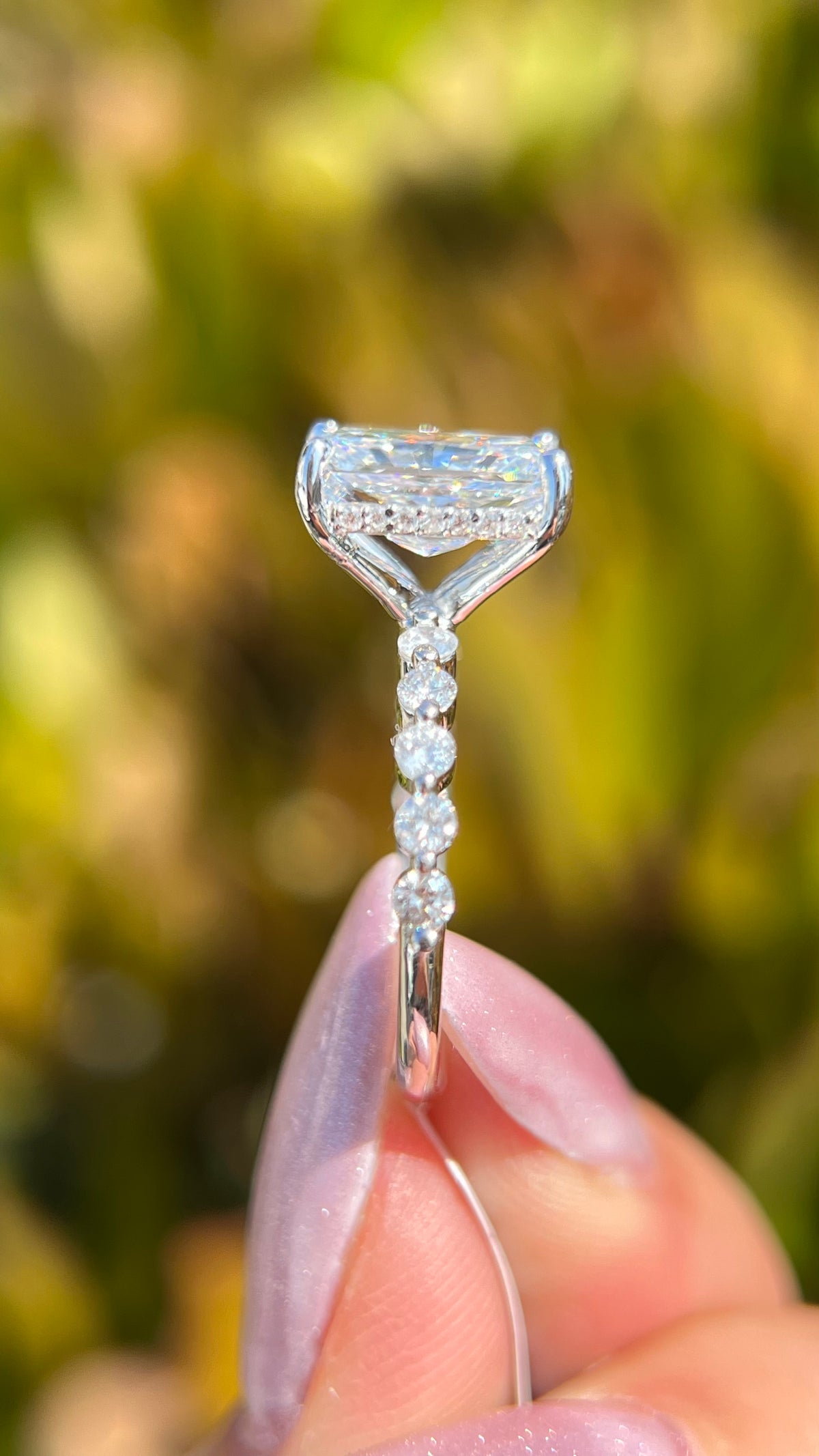 Isa 2.79ct E-VS1 Radiant Cut Lab Grown Diamond Engagement Ring 14K Gold