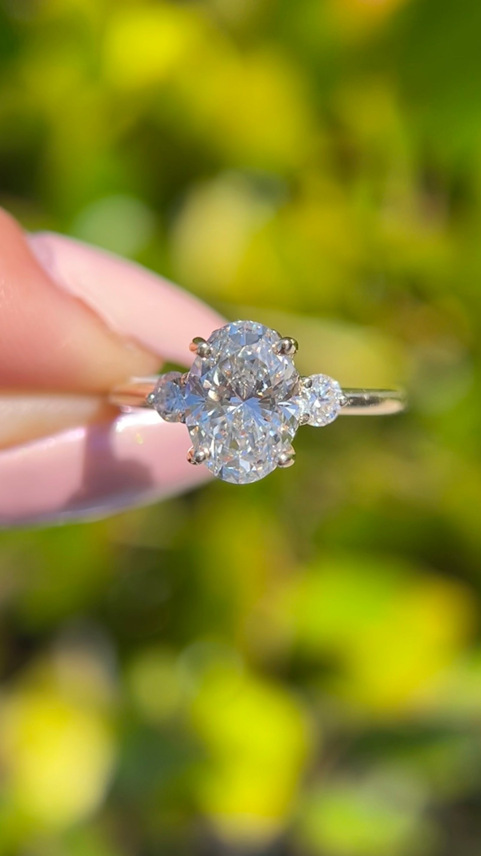 Ollie 1.91ct E-VS1 Oval Cut Lab Grown Diamond Engagement Ring 14K Gold