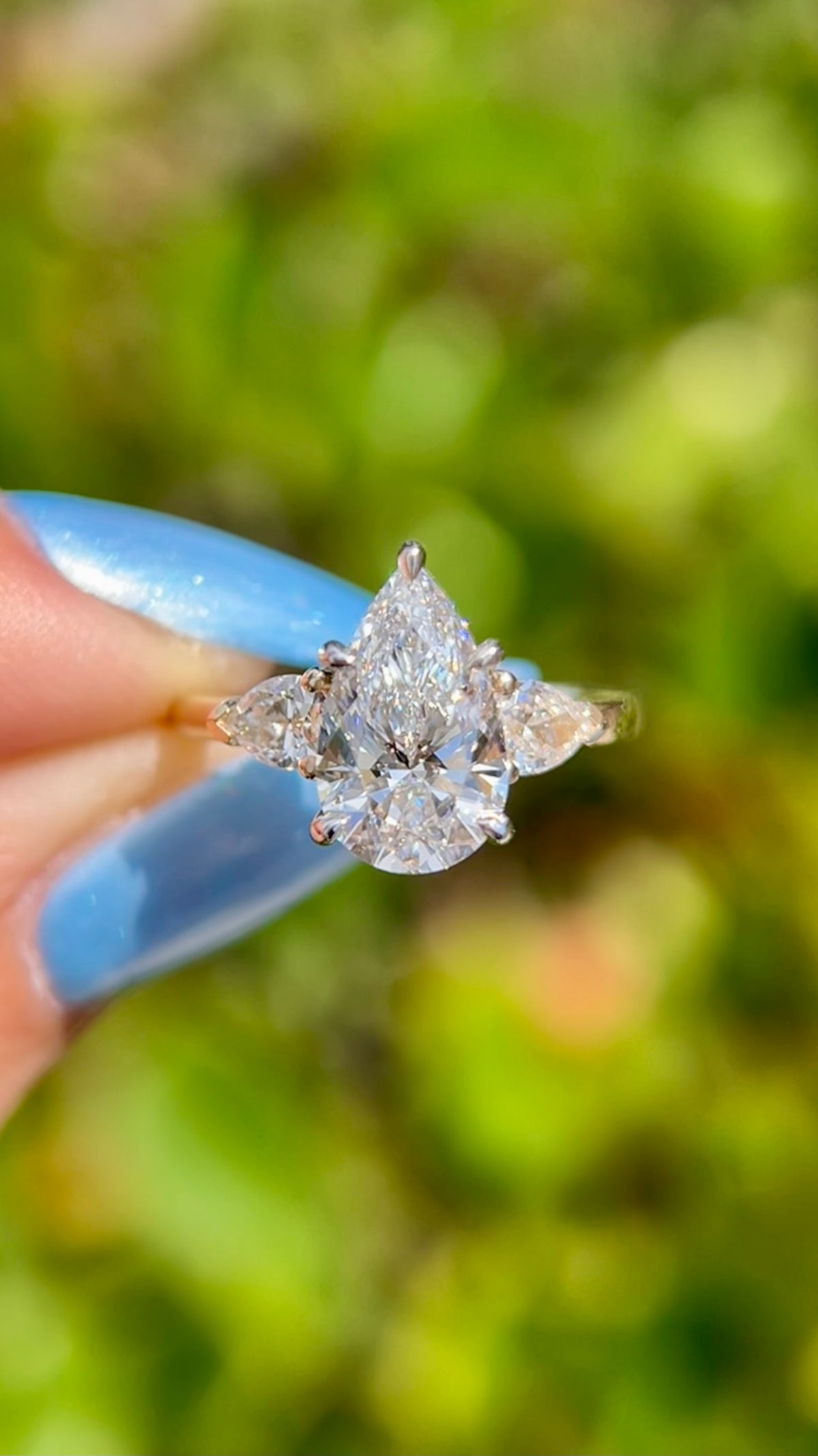 Pam 2.07ct  F-VS1 Pear Cut Lab Grown Diamond Engagement Ring 14K Gold