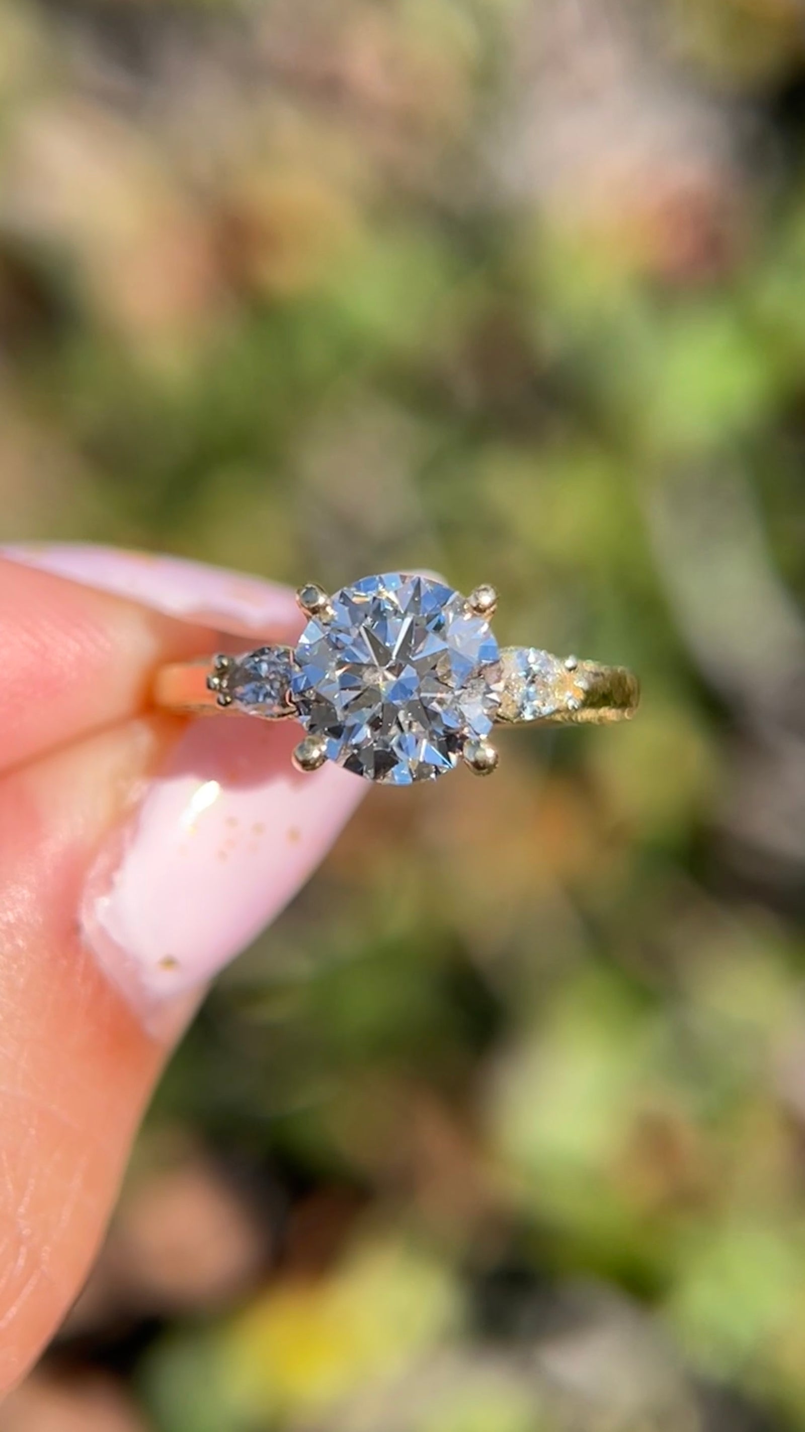 Hannah 2.02ct E-VS1 Round Cut Lab Grown Diamond Engagement Ring 14K Gold