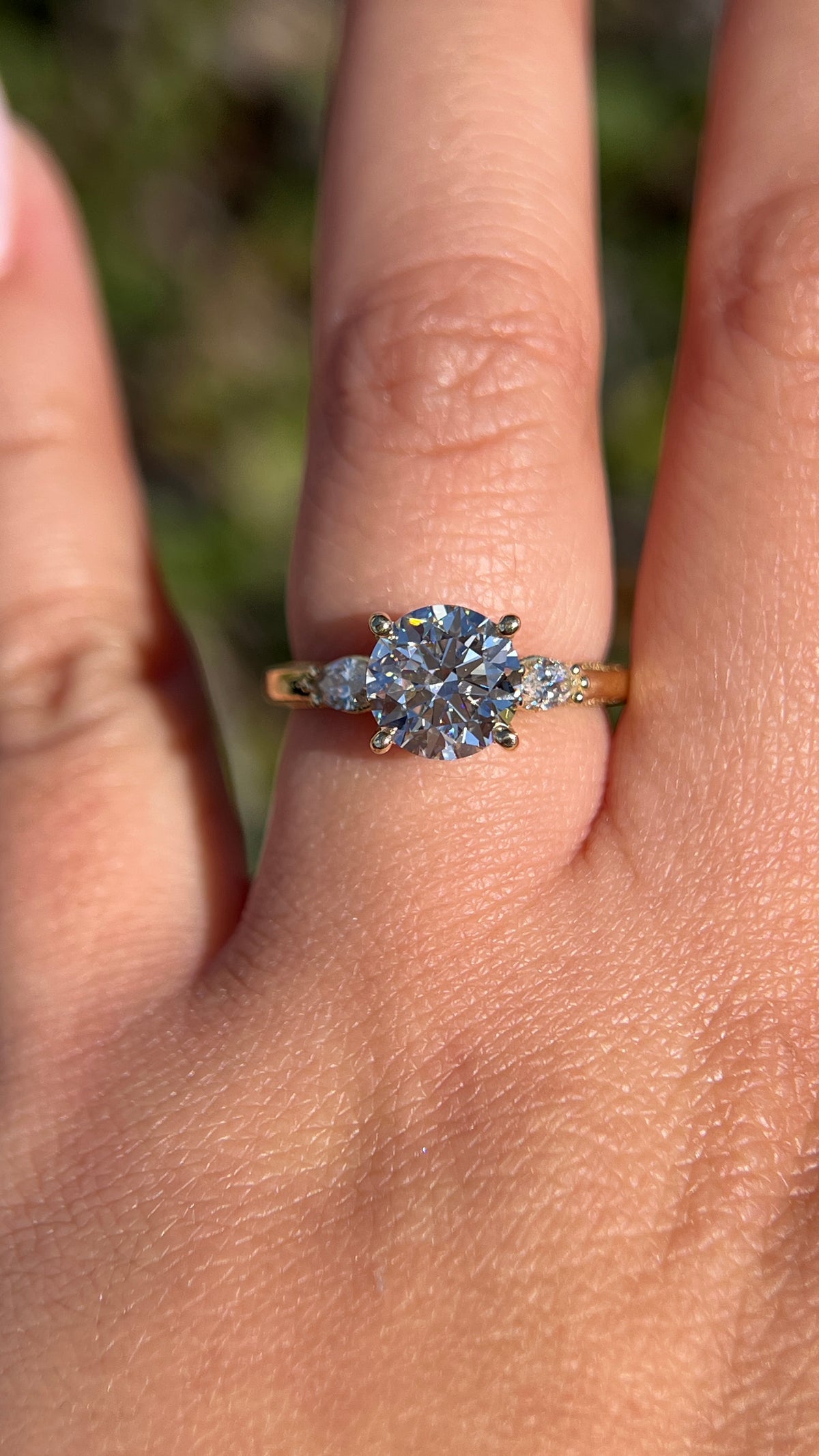 Hannah 2.02ct E-VS1 Round Cut Lab Grown Diamond Engagement Ring 14K Gold