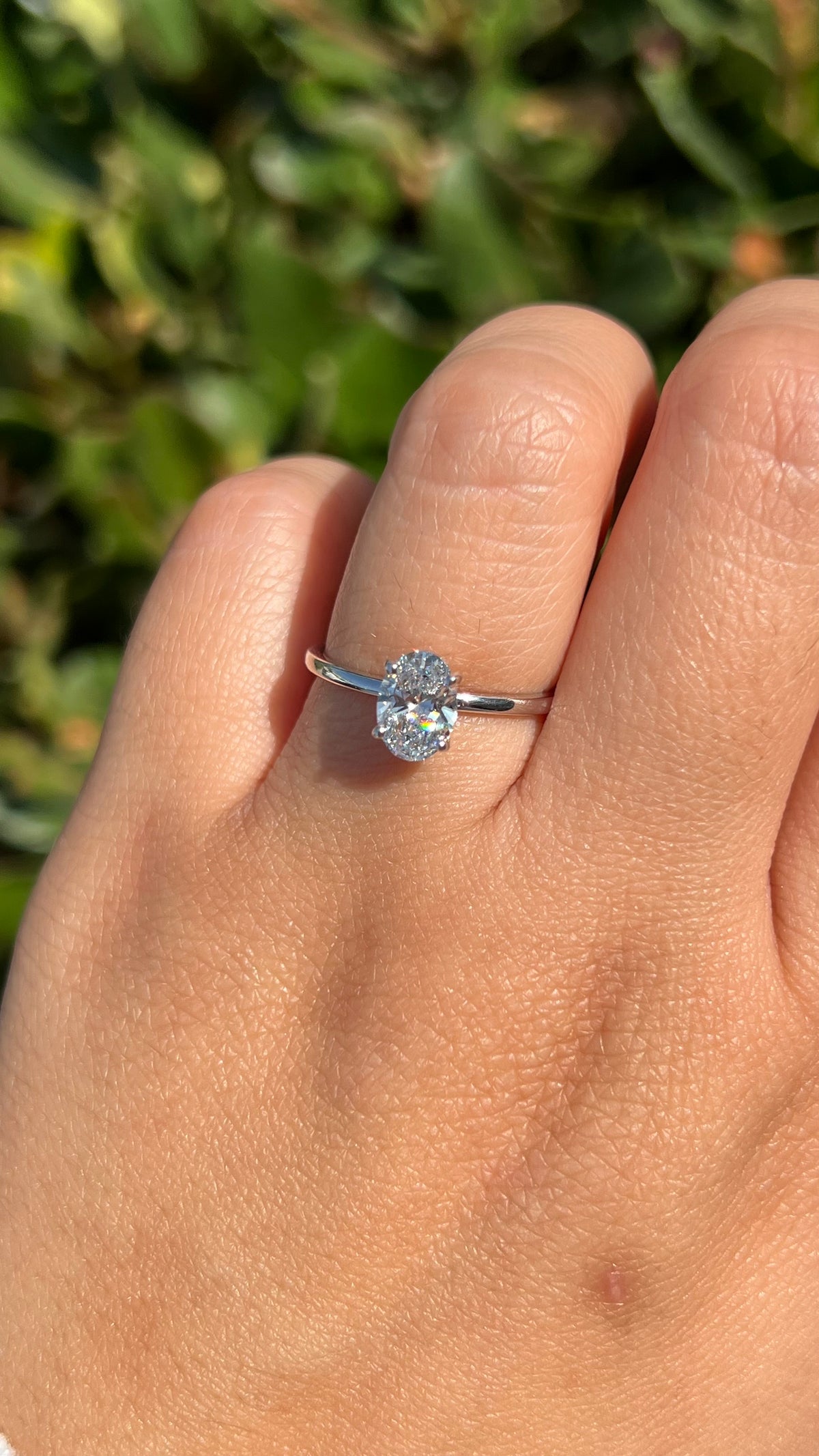 Evie 1.00ct E-VS1 Oval Cut Lab Grown Diamond Engagement Ring 14K Gold