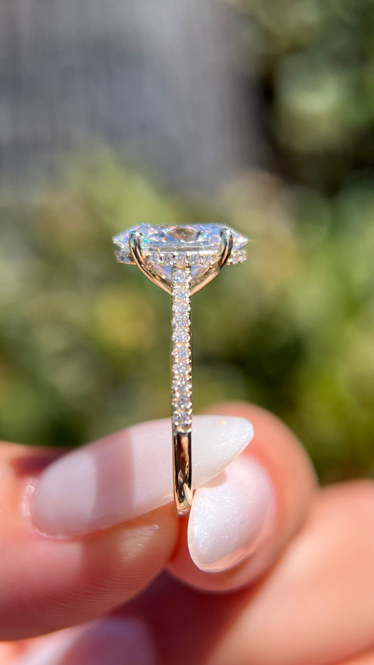 Jodi 3.09ct E-VS1 Oval Cut Lab Grown Diamond Engagement Ring 14K Gold