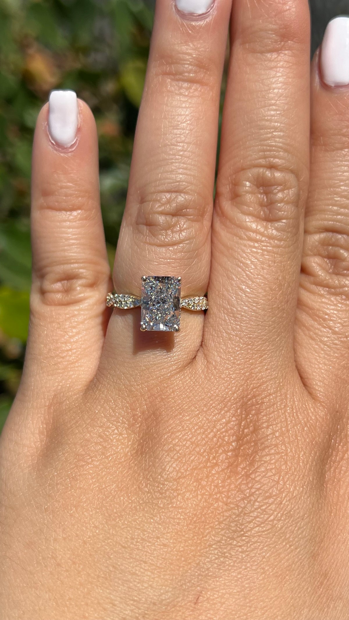 Laura 2.57ct E-VS1 Radiant Cut Lab Grown Diamond Engagement Ring 14K Gold