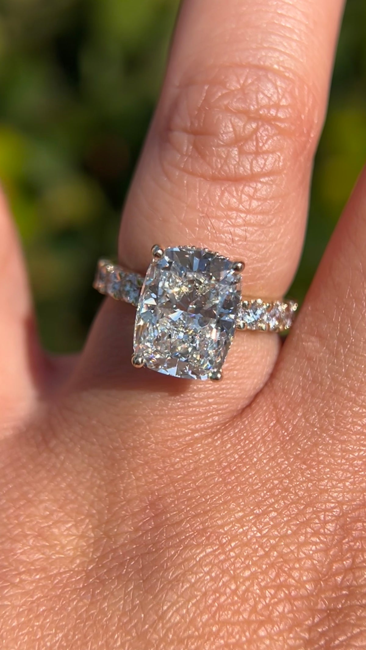 Jada 5.06ct E-VS1 Elongated Cushion Lab Diamond Engagement Ring 14K Gold