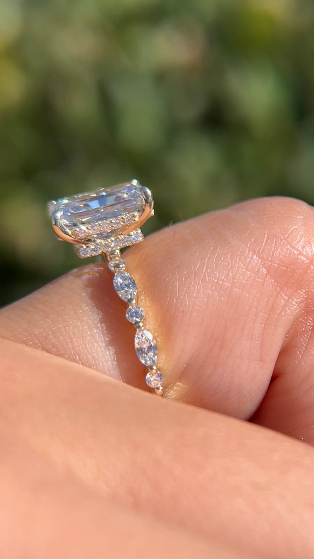 Mari 2.55ct E-VS1 Radiant Cut Lab Grown Diamond Engagement Ring 14K Gold