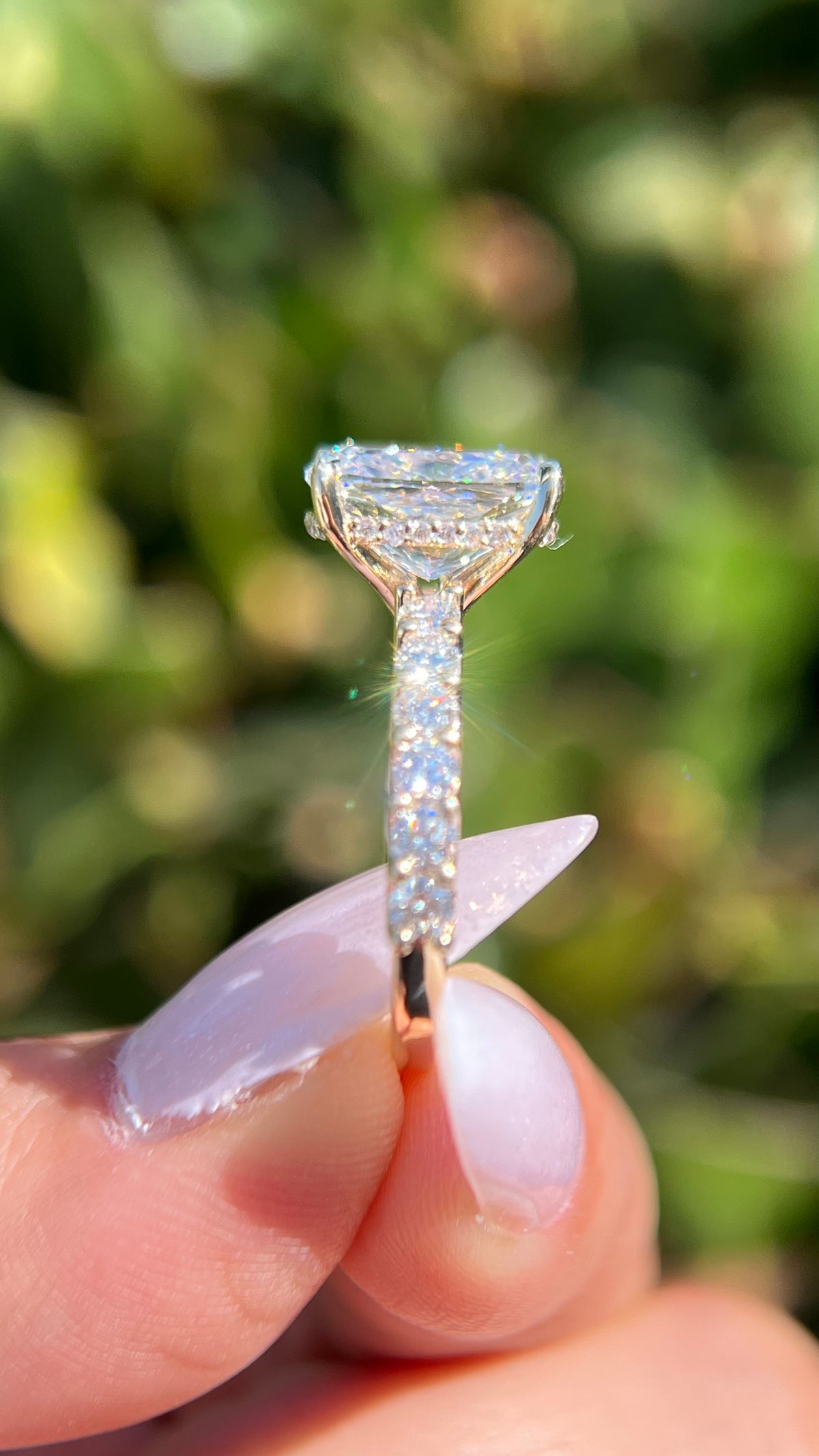 Crystal 4.07ct E-VS1 Cushion Cut Lab Grown Diamond Engagement Ring 14K Gold