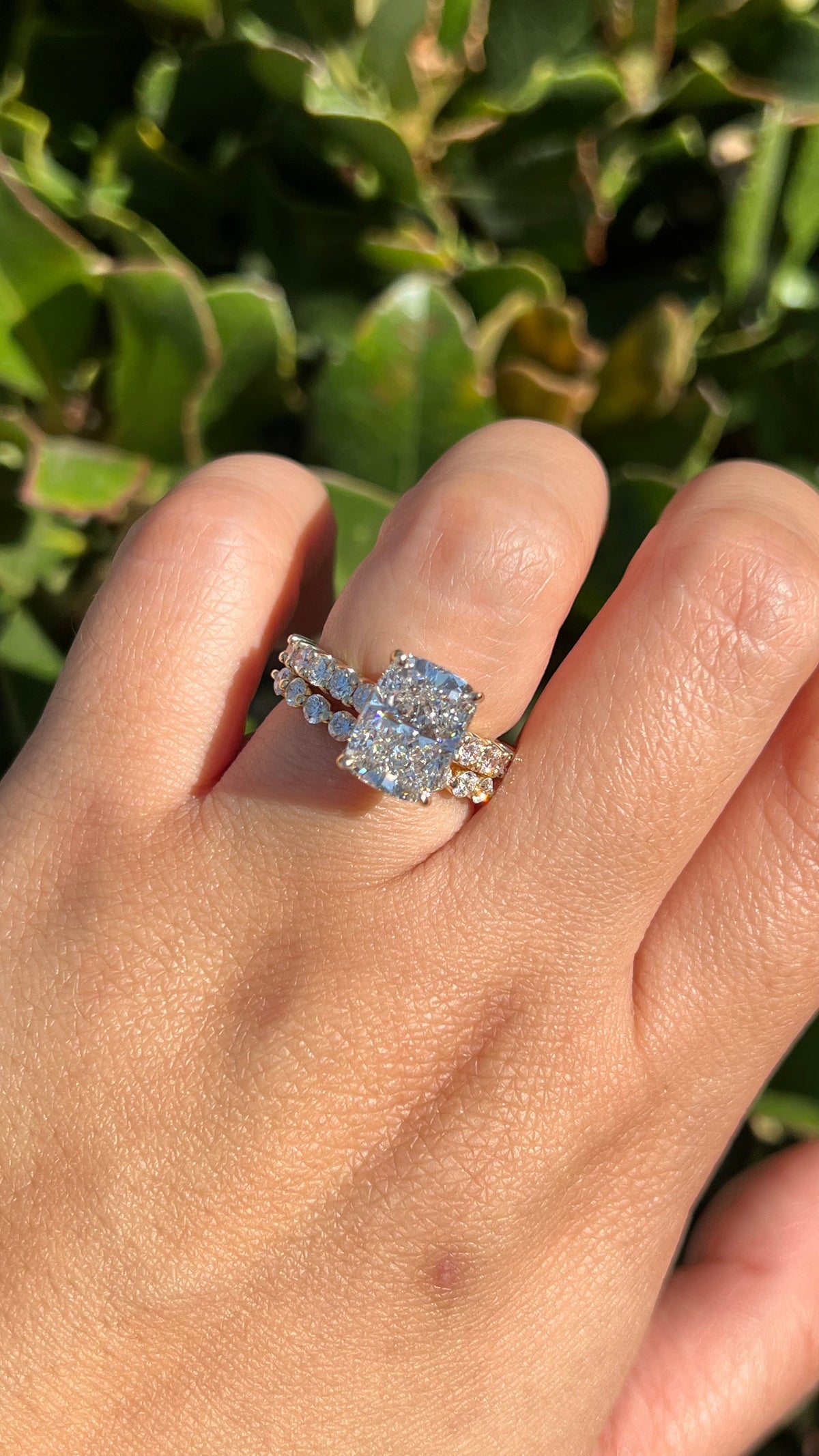 Crystal 4.07ct E-VS1 Cushion Cut Lab Grown Diamond Engagement Ring 14K Gold