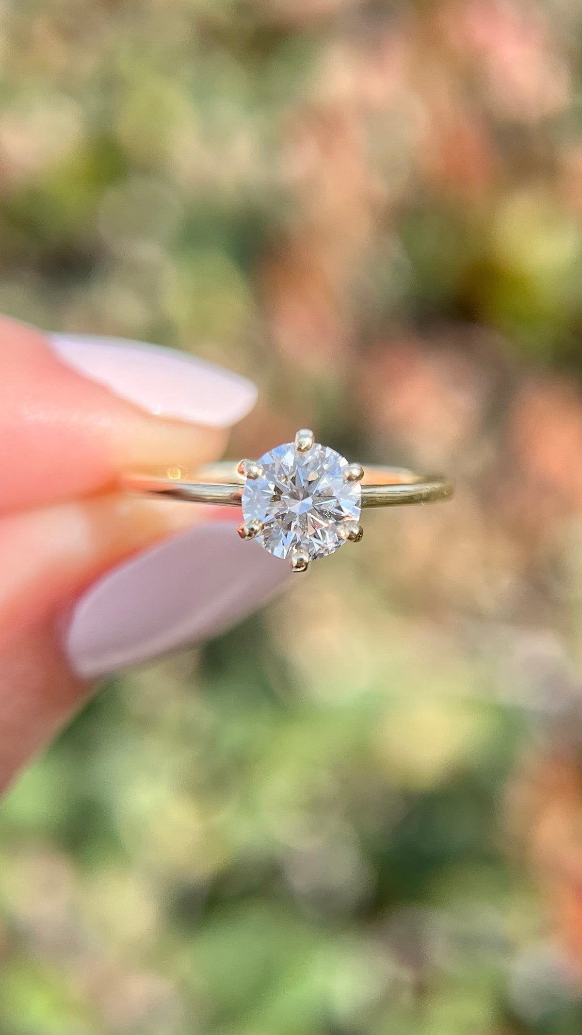 Ava 1.08ct F-VS1 Round Cut Lab Grown Diamond Engagement Ring 14K Gold