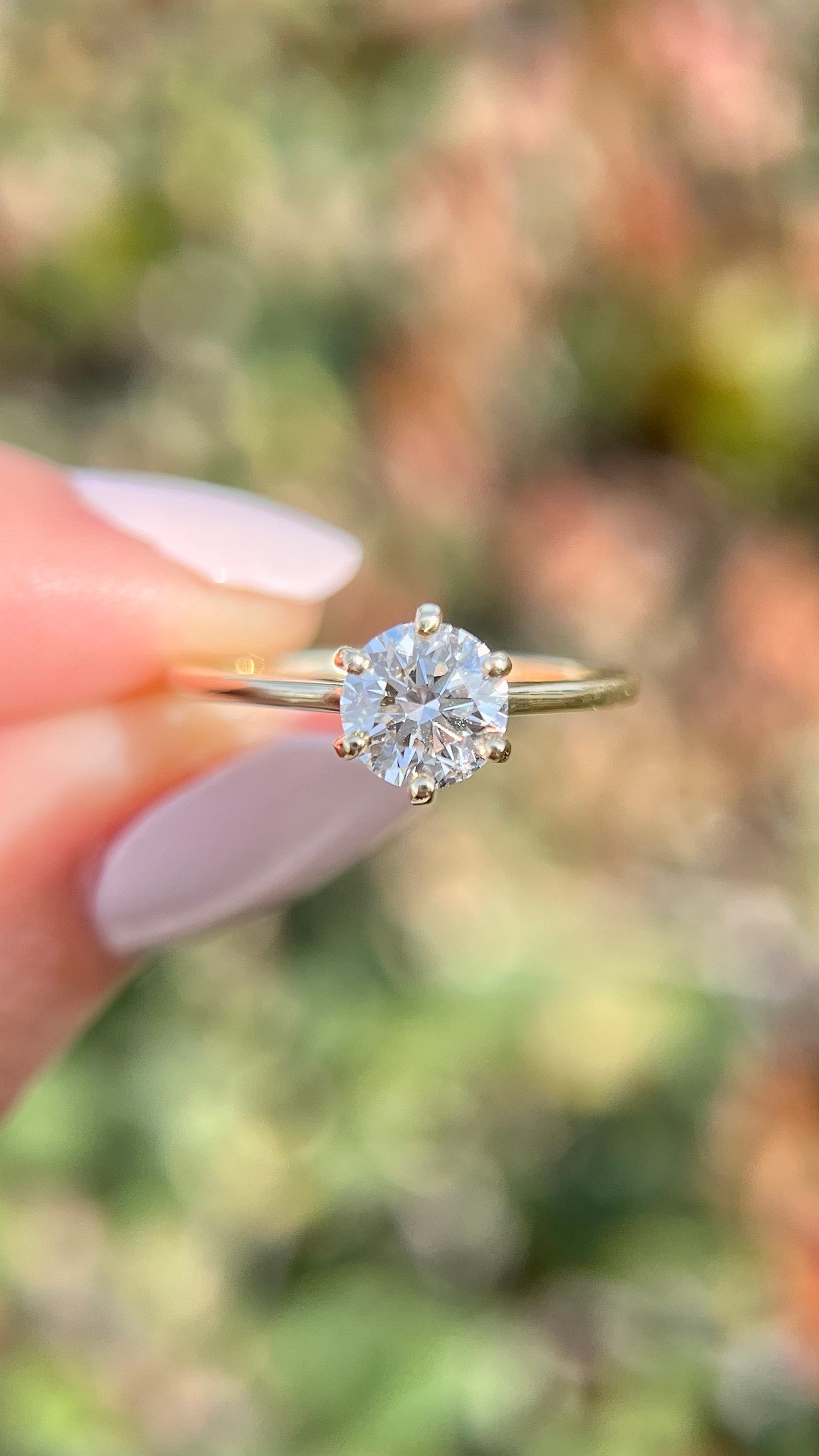 Ava 1.08ct F-VS1 Round Cut Lab Grown Diamond Engagement Ring 14K Gold