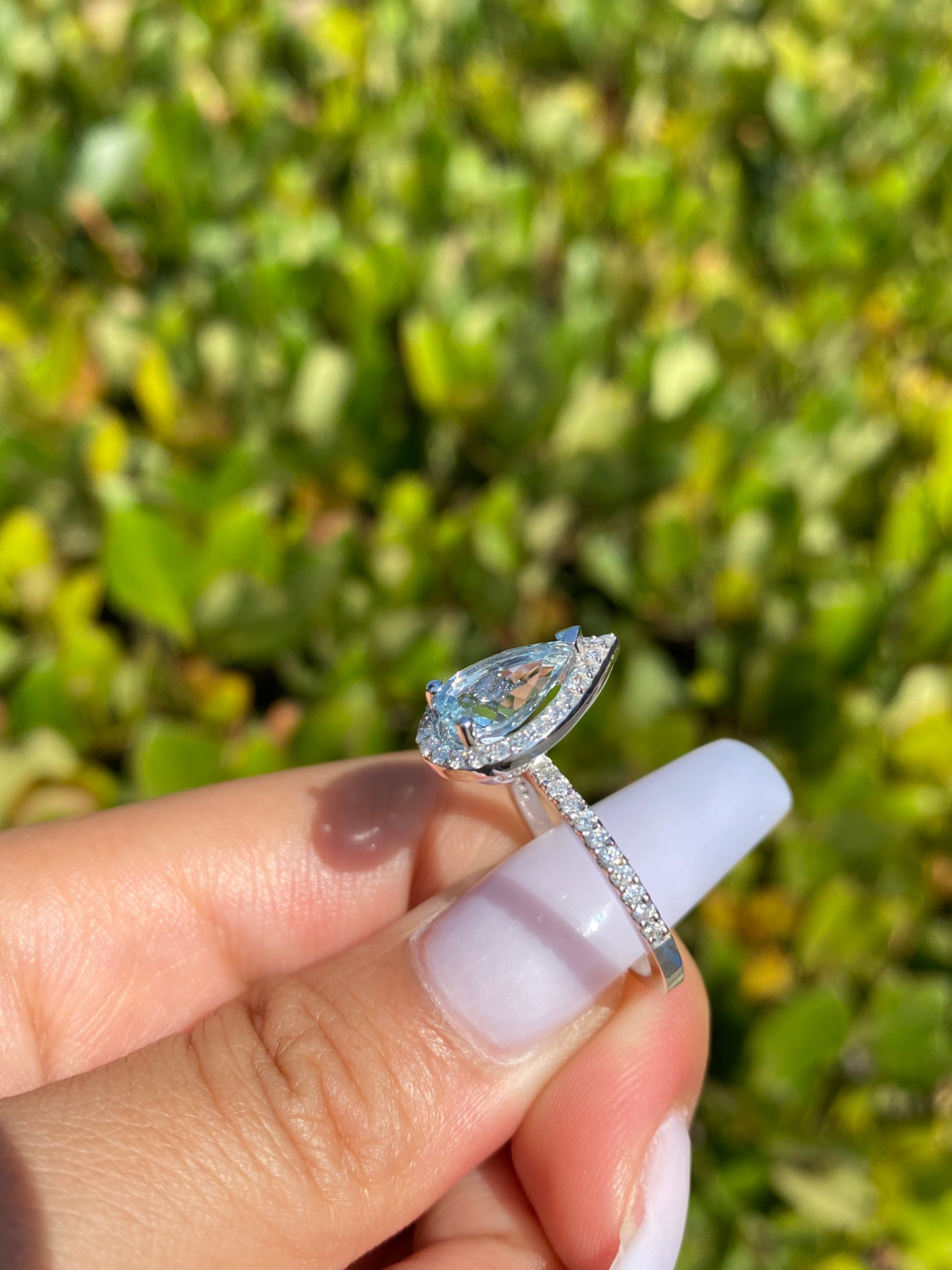 Aquamarine diamond white gold ring Outlet