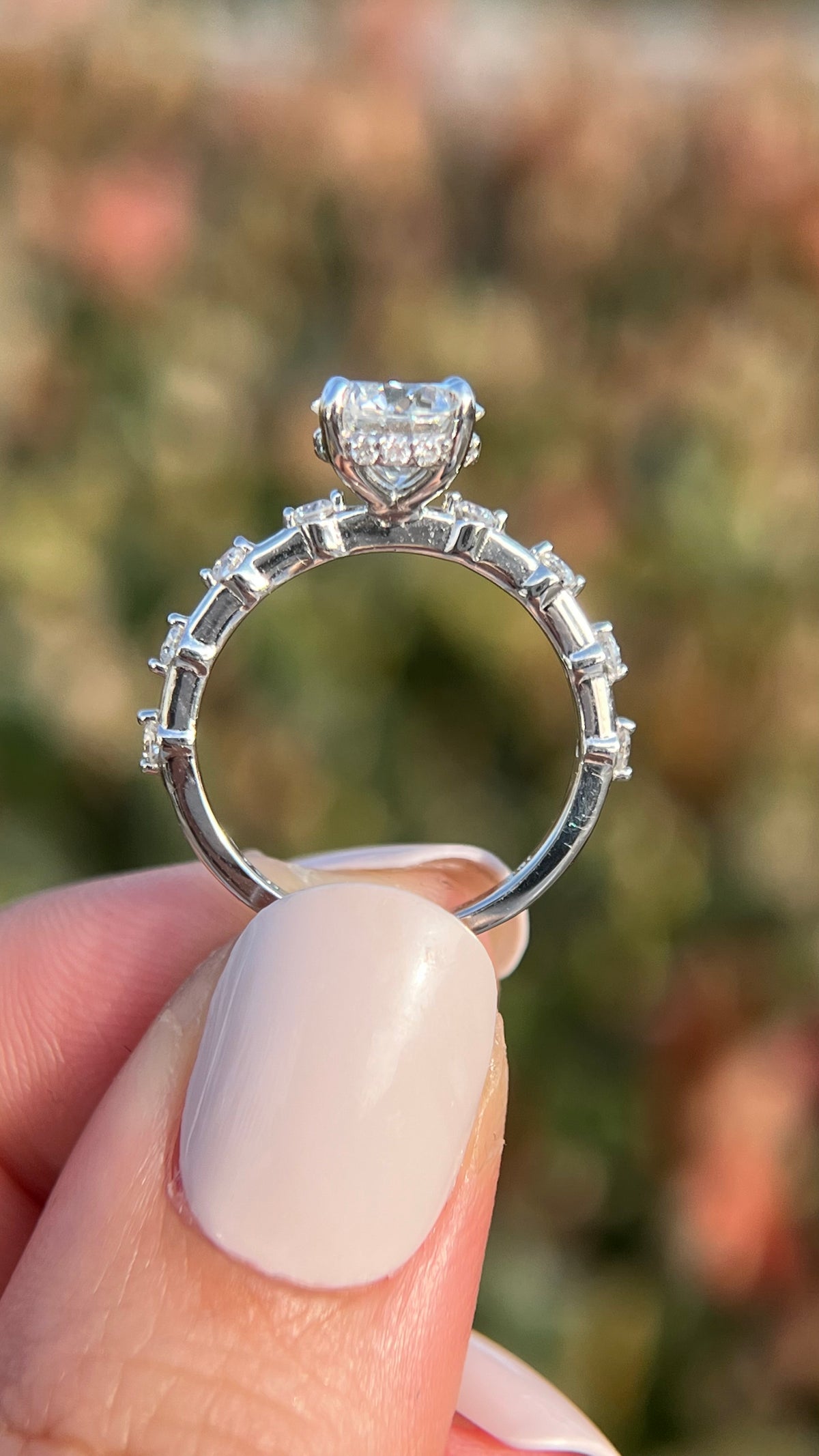 Iris 2.06ct E-VS1 Round Cut Lab Grown Diamond Engagement Ring 14K Gold