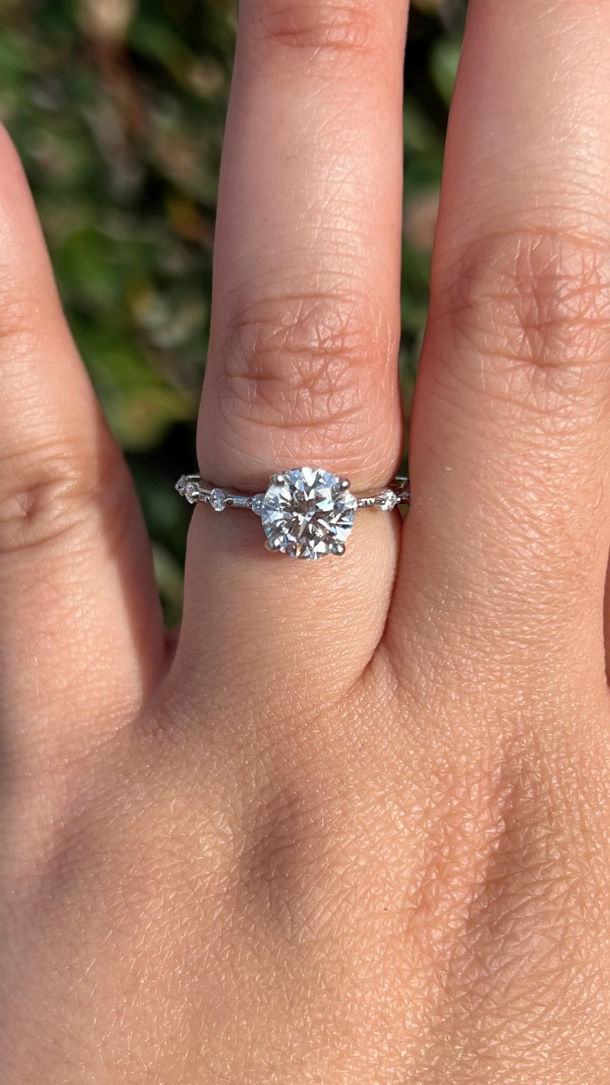 Iris 2.06ct E-VS1 Round Cut Lab Grown Diamond Engagement Ring 14K Gold