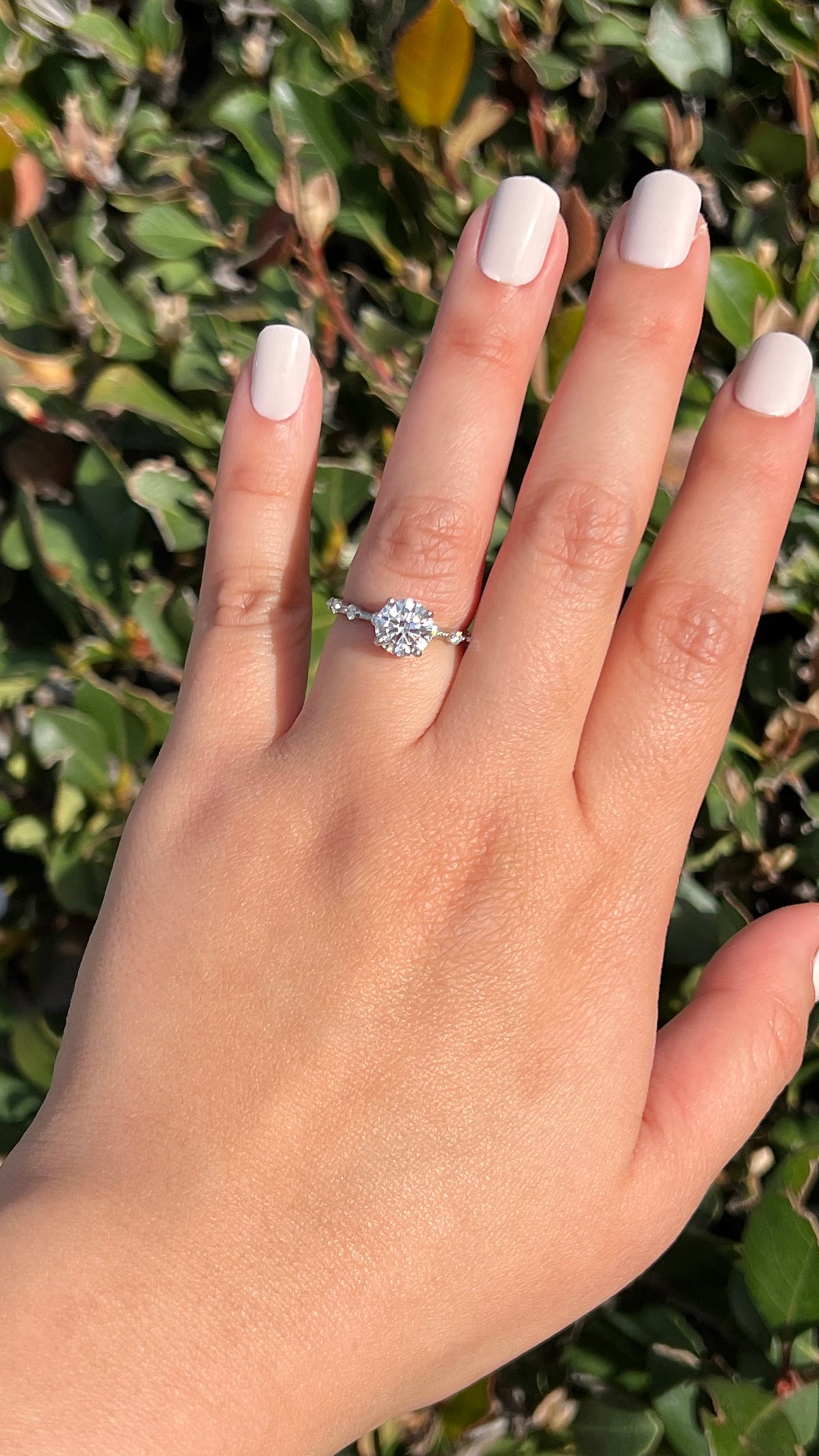 Iris 2.06ct E-VS1 Round Cut Lab Grown Diamond Engagement Ring 14K Gold