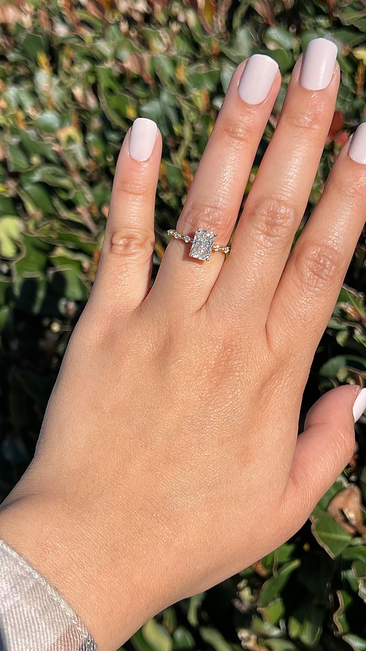 Belle 2.07ct F-VS1 Radiant Cut Lab Grown Diamond Engagement Ring 14K Gold