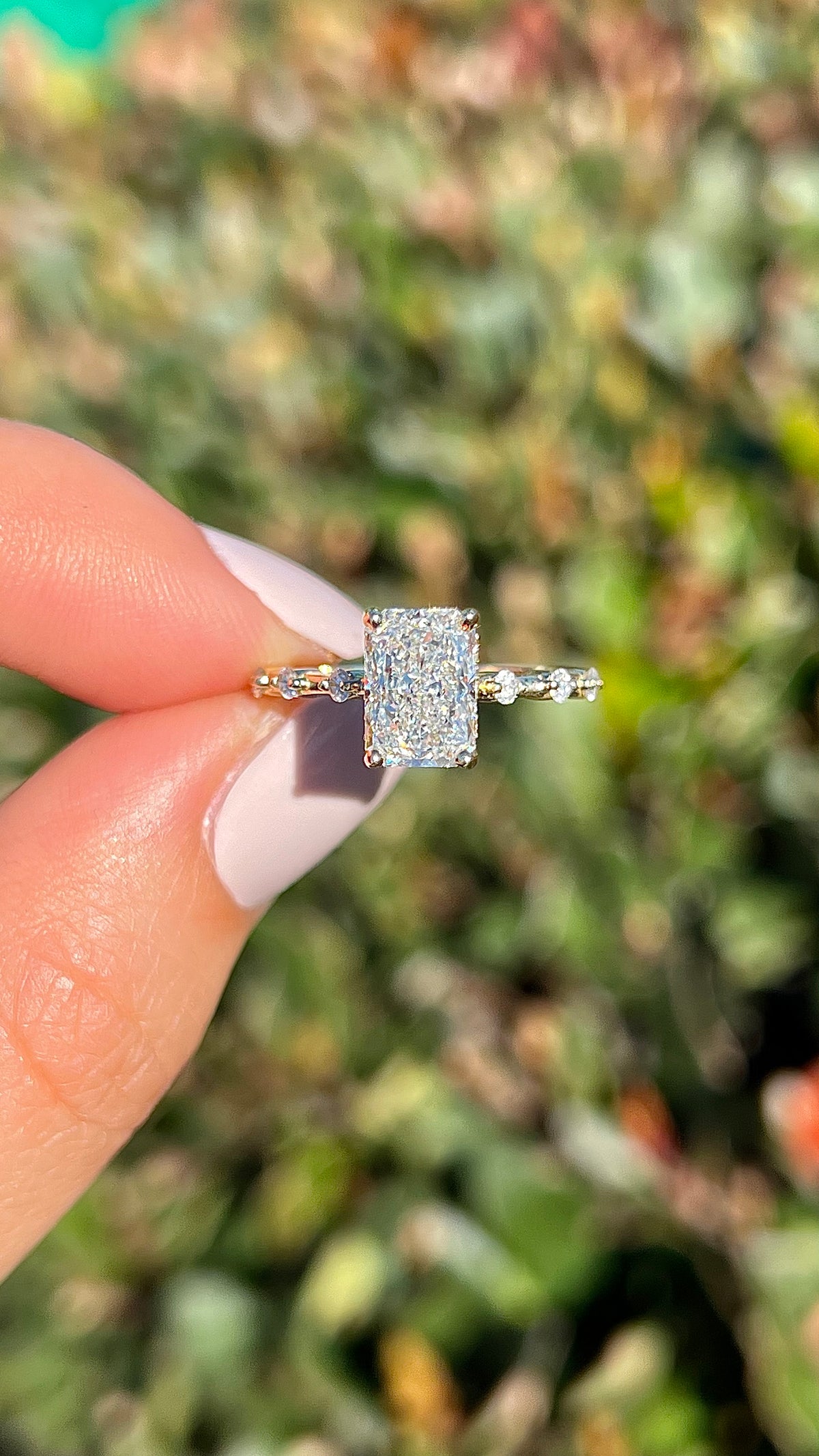 Belle 2.07ct F-VS1 Radiant Cut Lab Grown Diamond Engagement Ring 14K Gold