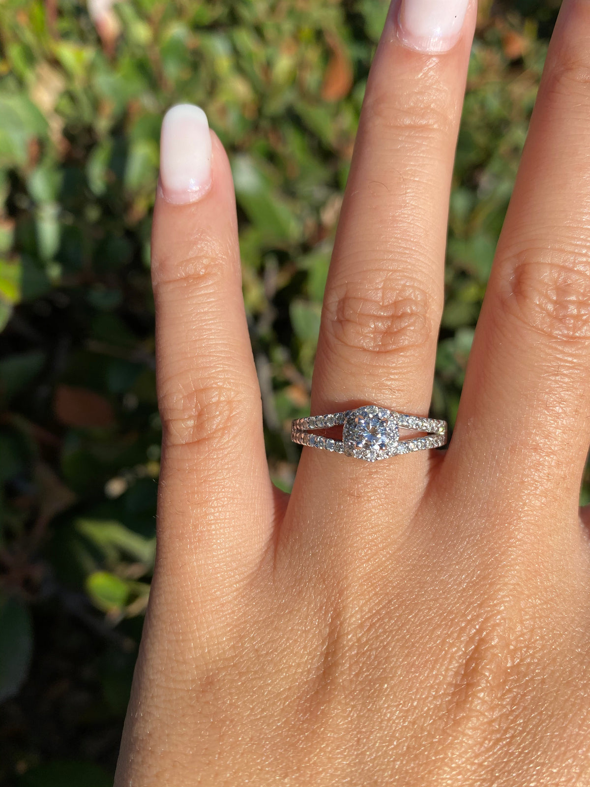 V Split Diamond Engagement Ring 1.00 ct tw 14K White Gold DENG003