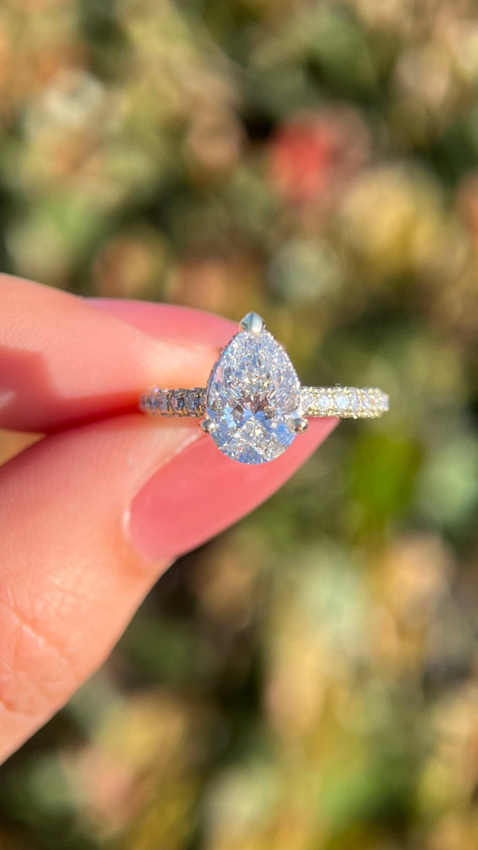 Dior 2.09ct F-VS1 Pear Cut Lab Grown Diamond Engagement Ring 14K Gold