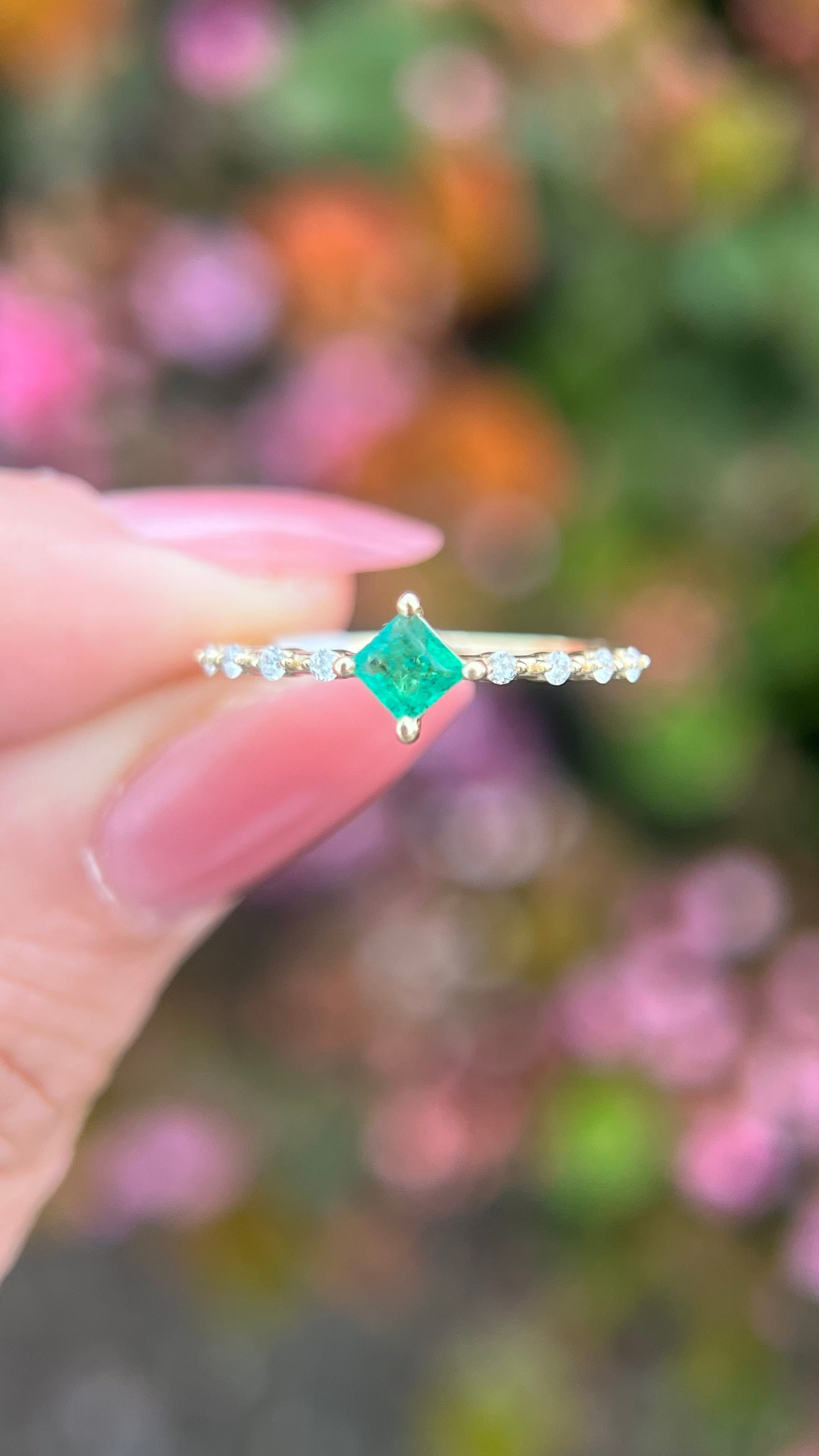 Bella 3.5mm 0.25ct Princess Emerald Spaced Diamond Ring 14K Gold DFR058