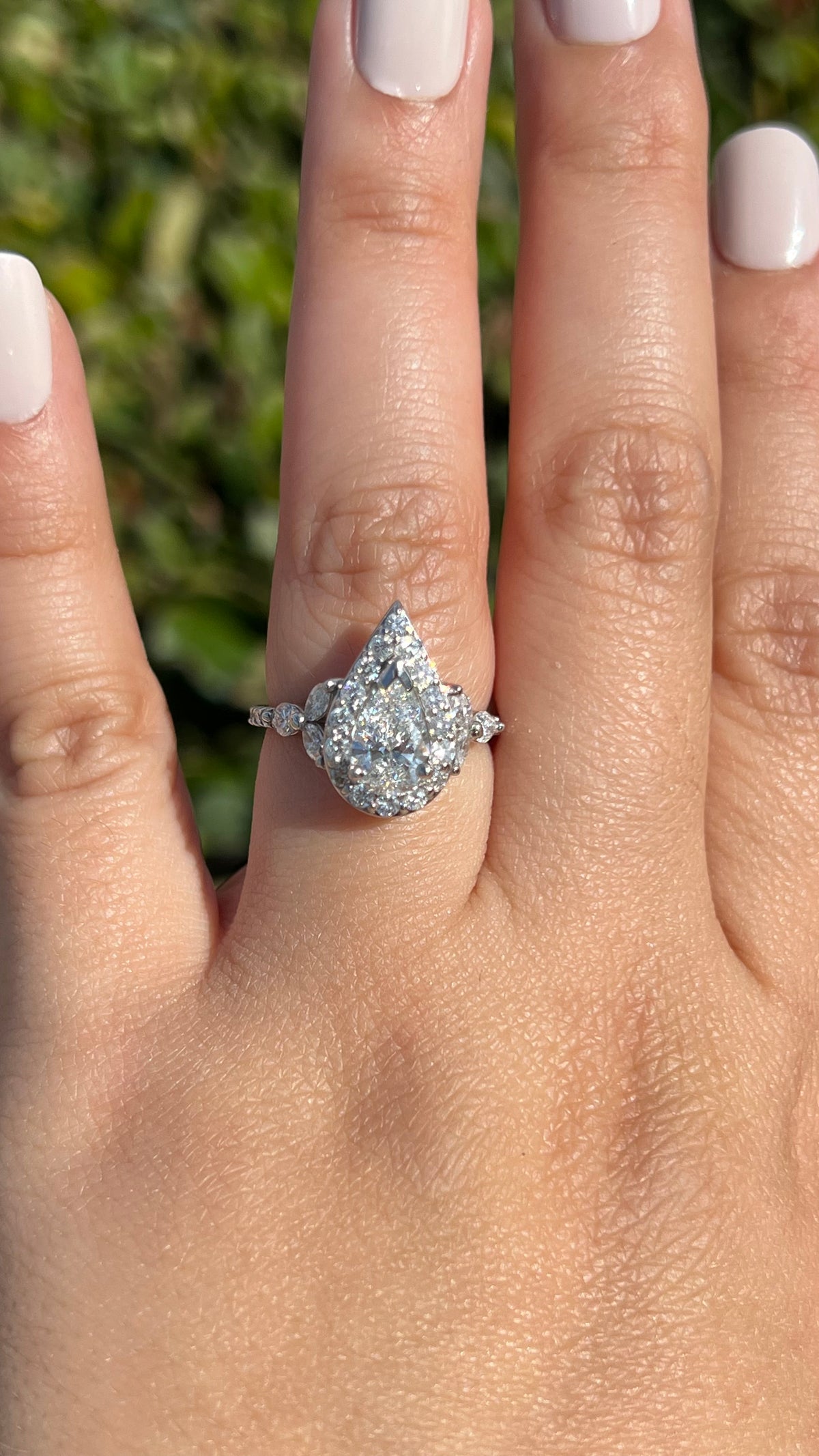 Heidi 1.01ct E-VS2 Pear Cut Lab Grown Diamond Engagement Ring 14K Gold