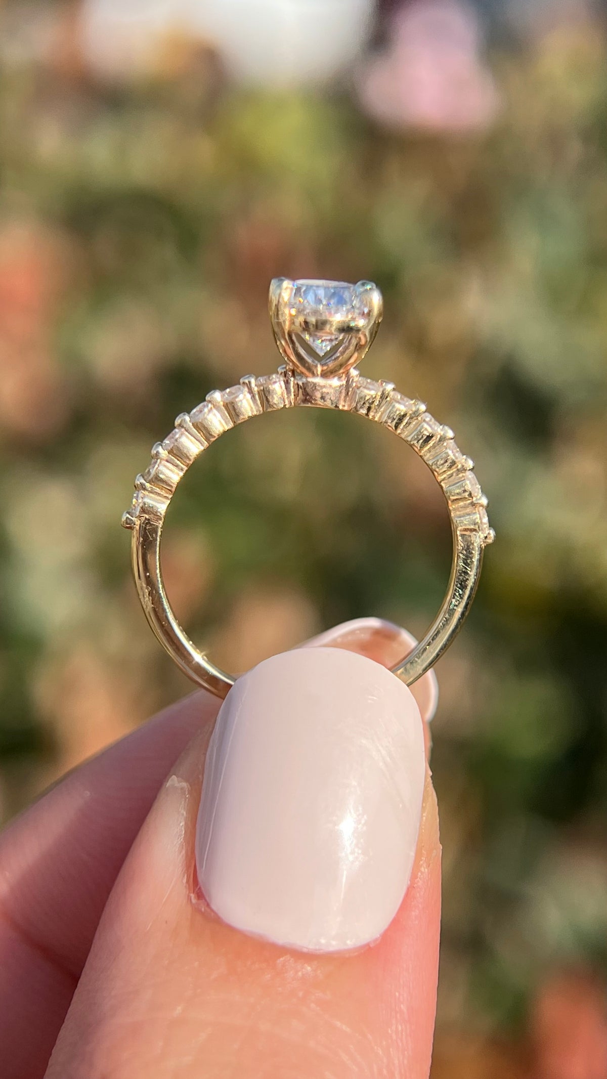 Iris 1.20ct F-VS1 Oval Cut Lab Grown Diamond Engagement Ring 14K Gold