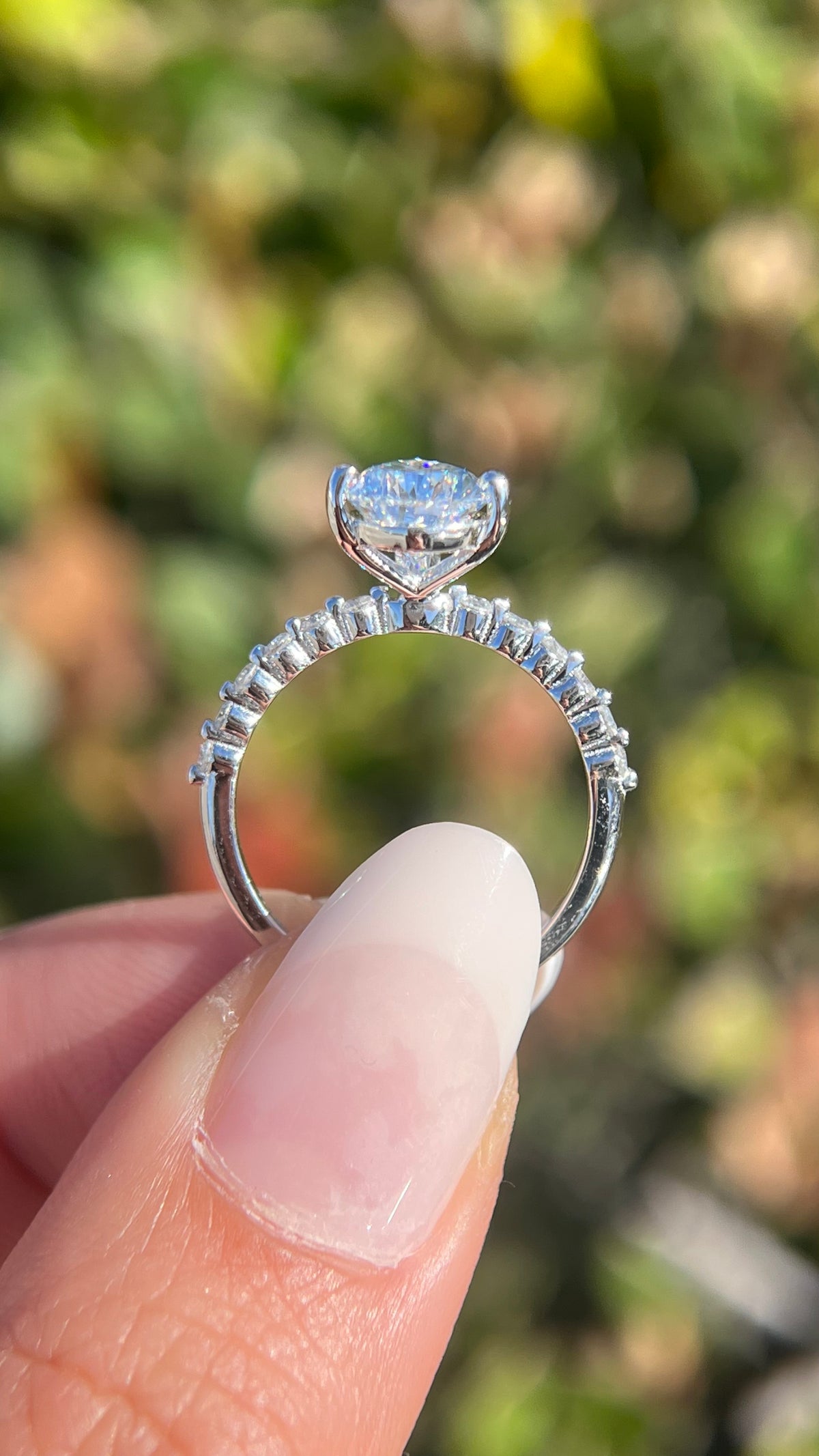 Iris 1.38ct F-VS1 Pear Cut Lab Grown Diamond Engagement Ring 14K Gold