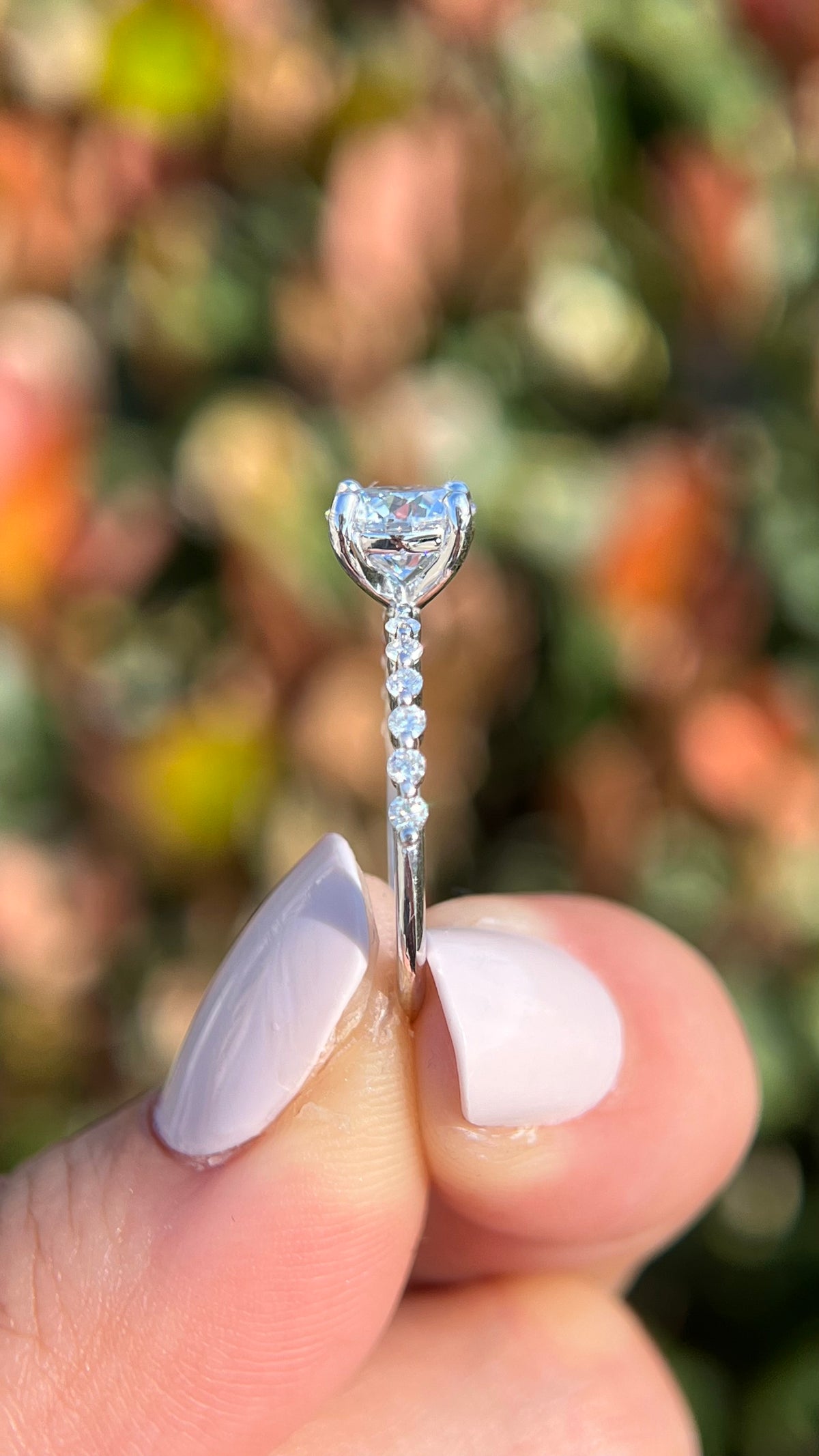 Iris 1.32ct E-VS1 Round Cut Lab Grown Diamond Engagement Ring 14K Gold