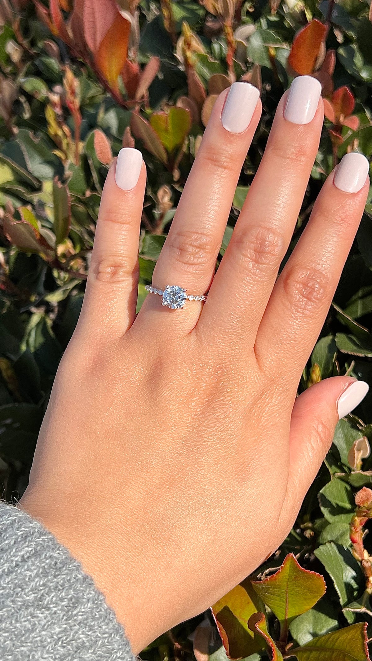 Iris 1.32ct E-VS1 Round Cut Lab Grown Diamond Engagement Ring 14K Gold