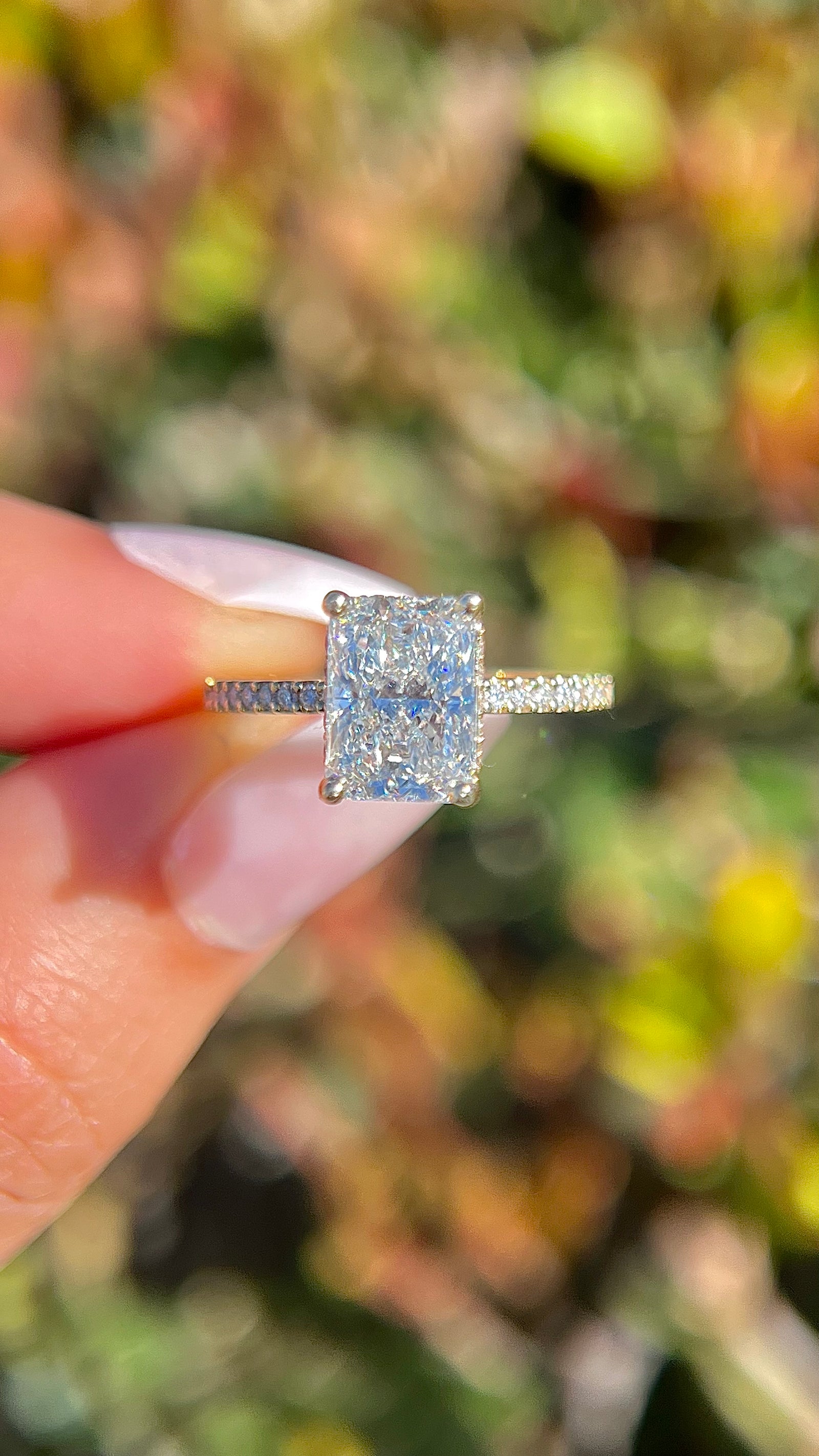 Jada 2.26ct E-VS1 Radiant Cut Lab Grown Diamond Engagement Ring 14K Gold