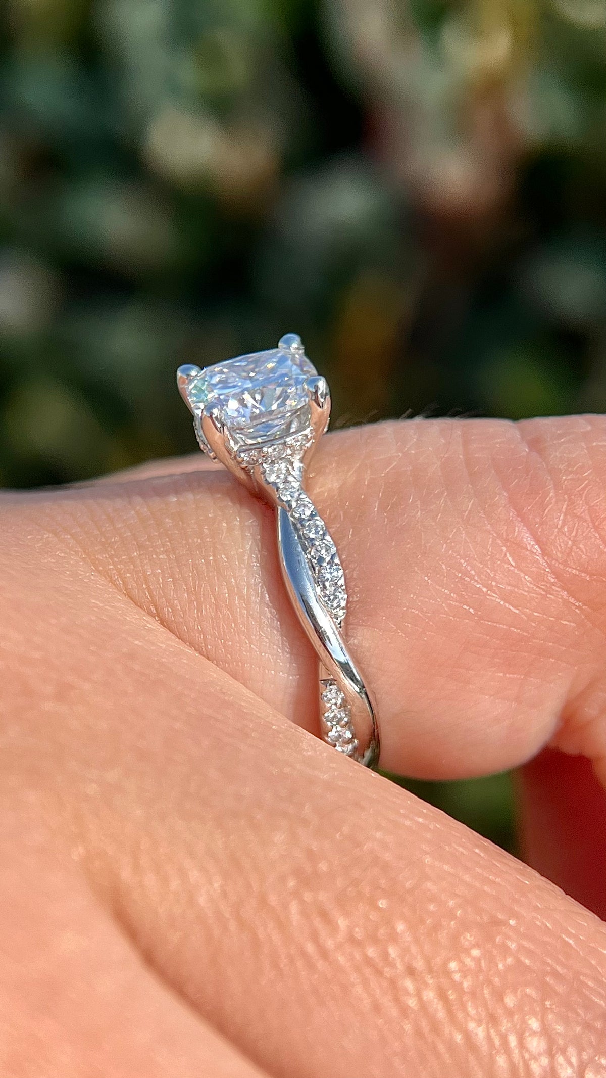 Leah 2.01ct F-VS1 Cushion Cut Lab Grown Diamond Engagement Ring 14K Gold