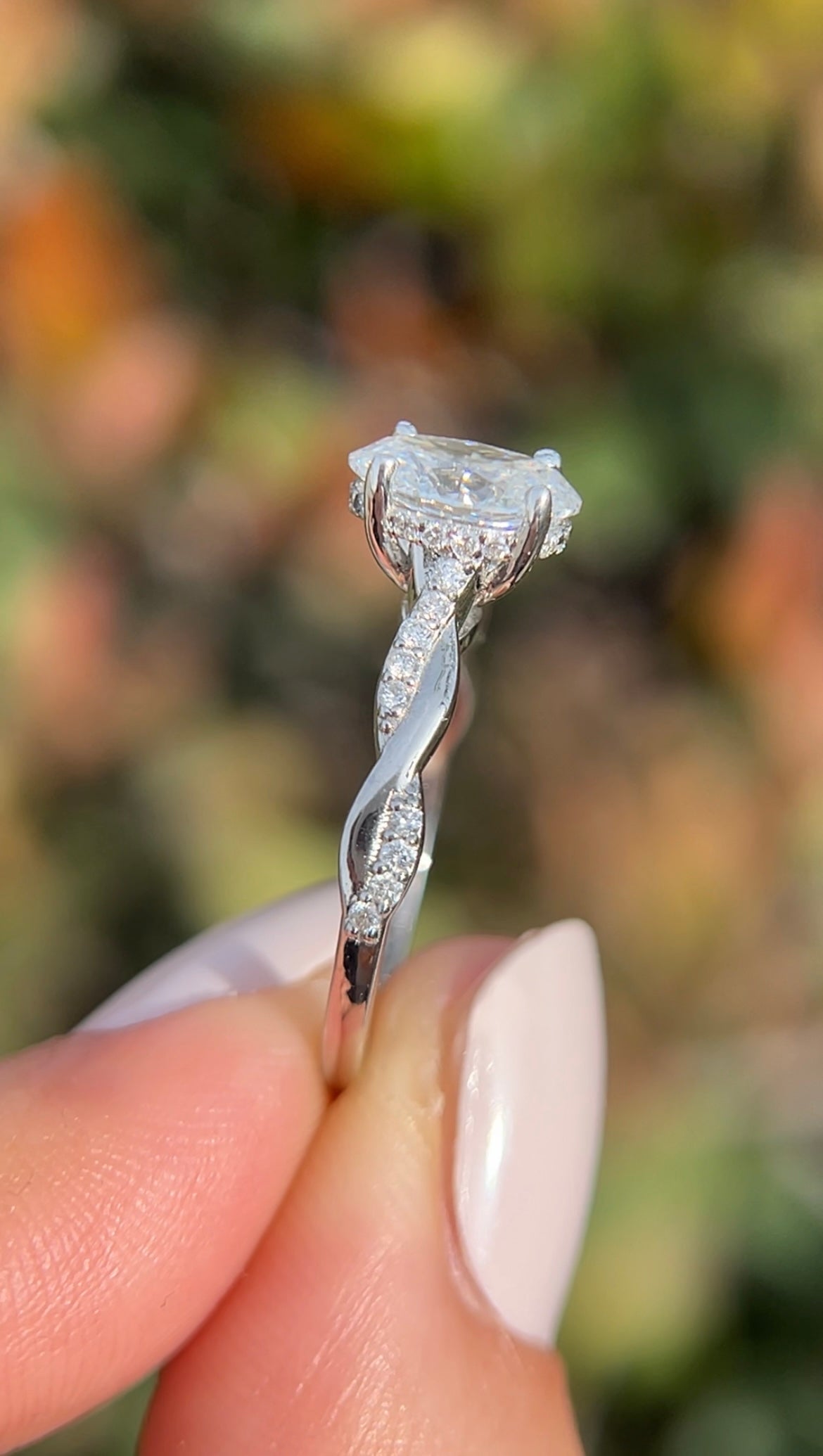 Lena 1.58ct E-VS1 Oval Cut Lab Grown Diamond Engagement Ring 14K Gold