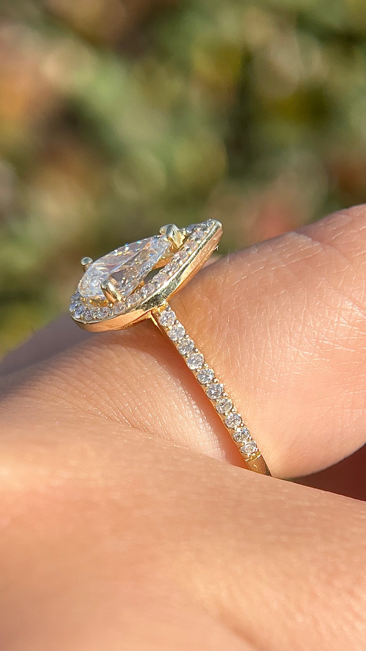 Lily 1.56ct E-VS1 Pear Cut Lab Grown Diamond Engagement Ring 14K Gold