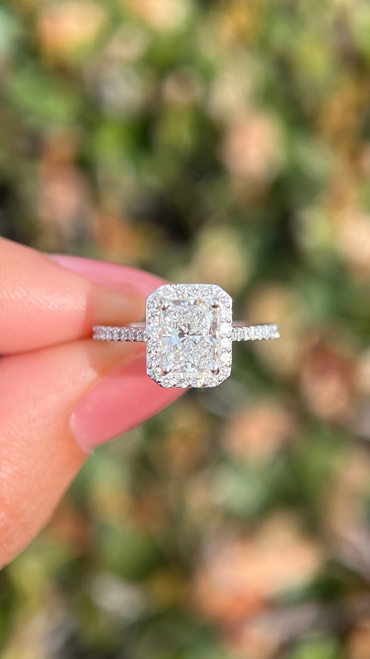 Lily 1.51ct E-VS1 Radiant Cut Lab Grown Diamond Engagement Ring 14K Gold