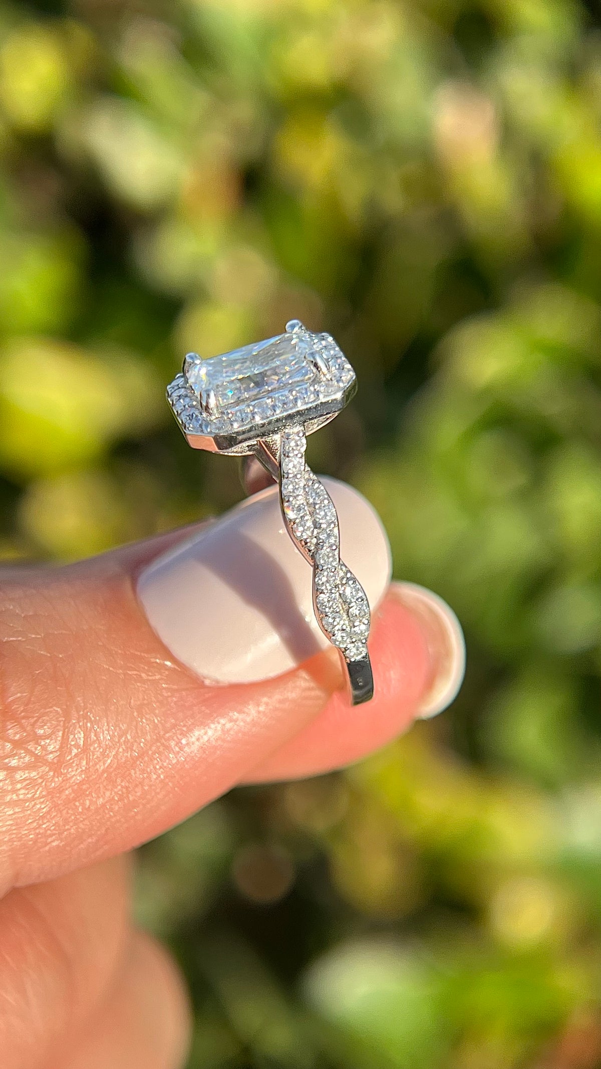 Linda 1.51ct E-VS1 Radiant Cut Lab Grown Diamond Engagement Ring 14K Gold