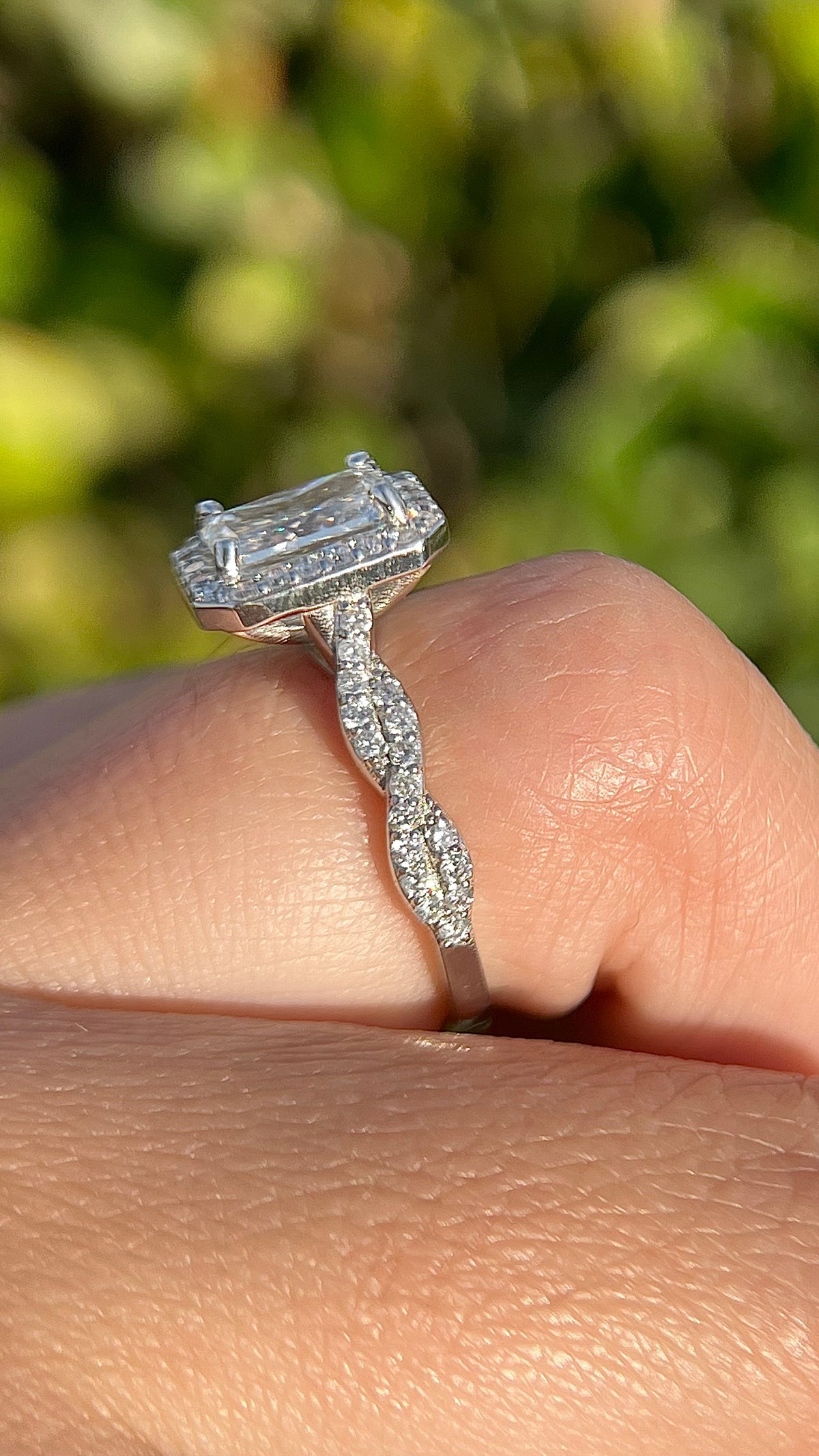 Linda 1.51ct E-VS1 Radiant Cut Lab Grown Diamond Engagement Ring 14K Gold