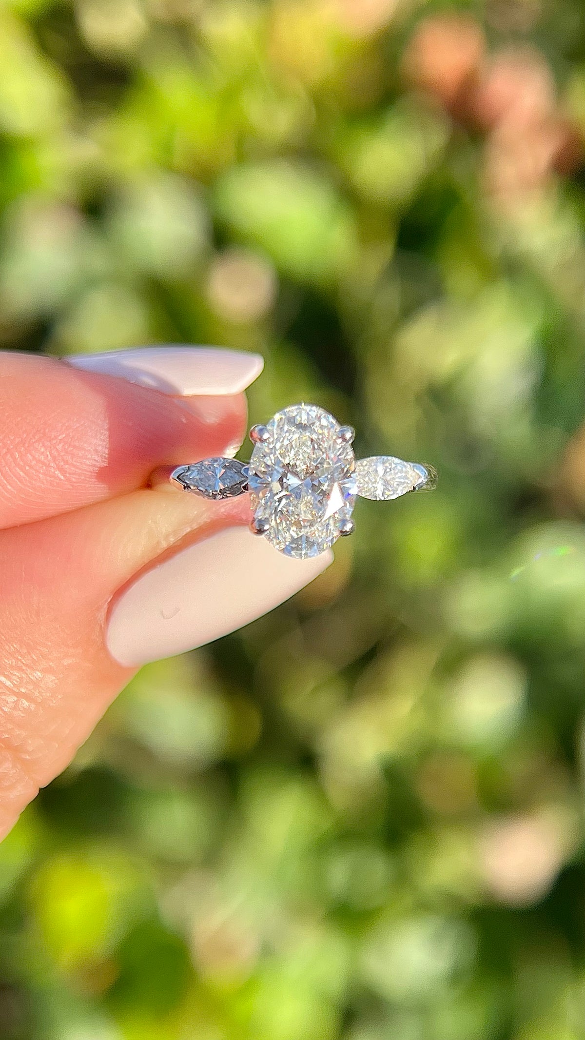 Mae 1.58ct E-VS1 Oval Cut Lab Grown Diamond Engagement Ring 14K Gold