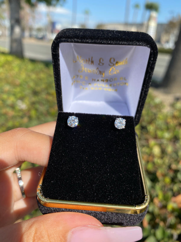 【HYERES LOR】24FW★ Essence SL Twinkle Moissanite Earrings HYERES LOR】24FW☆ Essence SL Twinkle Moissanite Earrings