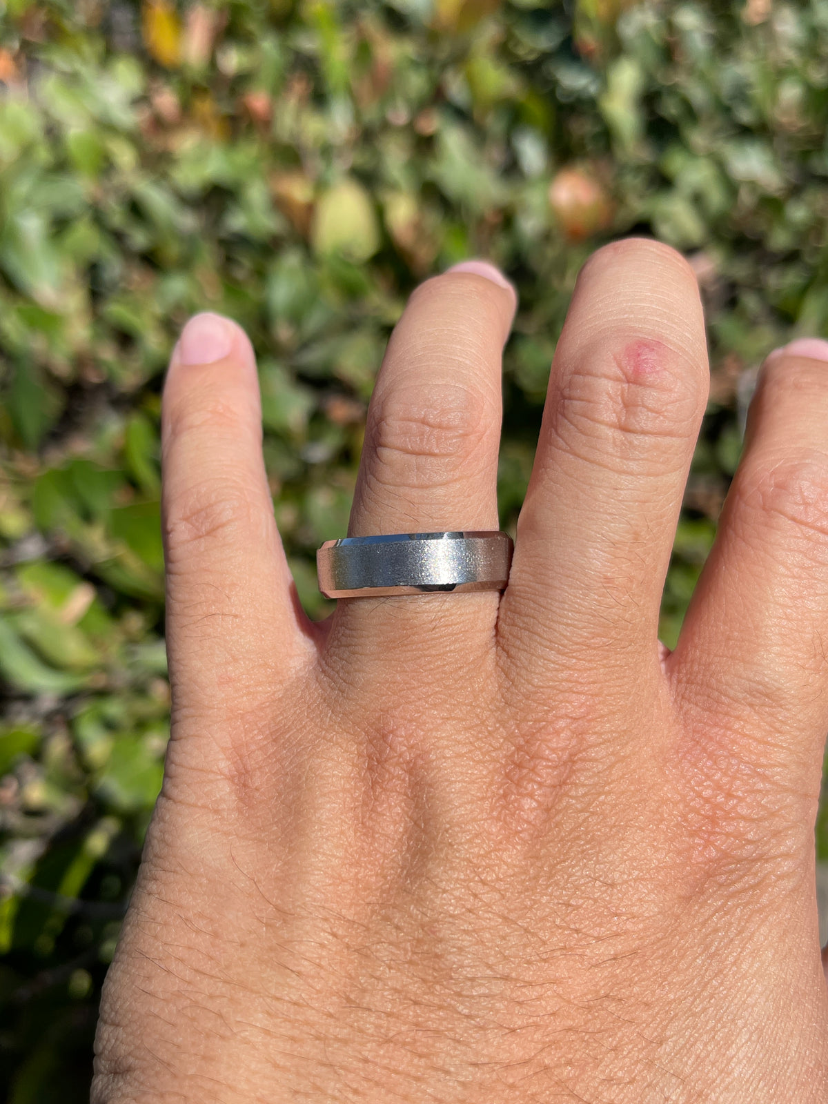 Men&#39;s Comfort Fit 7mm Brushed 14K Solid Gold Wedding Band MR006