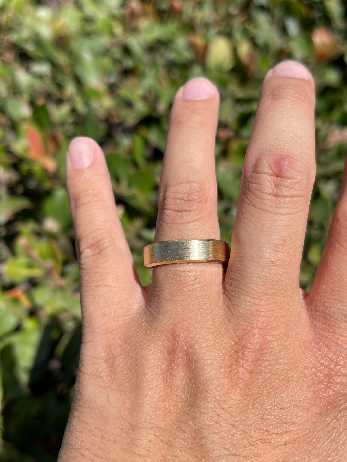 Men&#39;s Comfort Fit 7mm Brushed 14K Solid Gold Wedding Band MR006